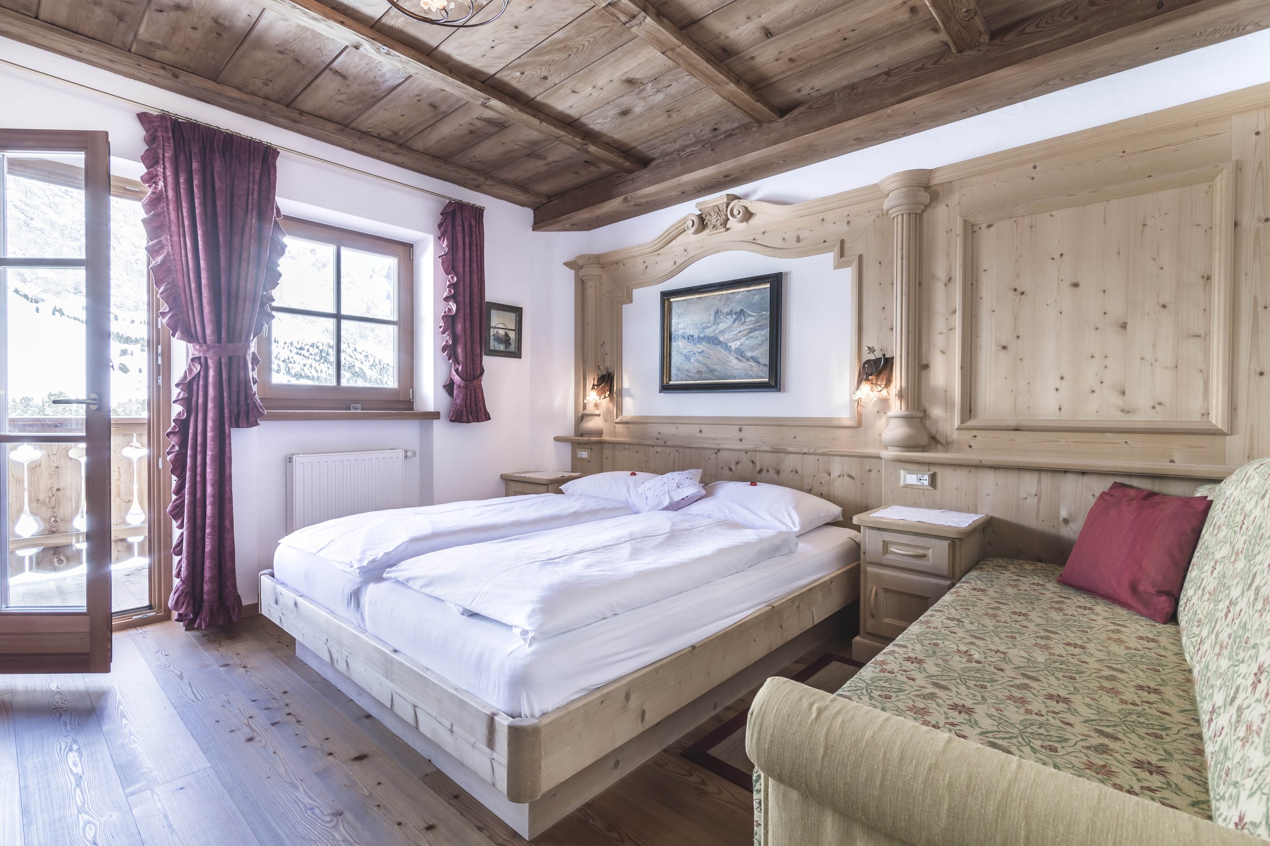 Italy Hotel | Ski Hotel | Val Gardena |  UNESCO | Eco travel | eco hotel | landscape hotel | nature hotel | nature destination | room and wild | Col Raiser Dolomites Hotel | Almhotel Col Raiser 