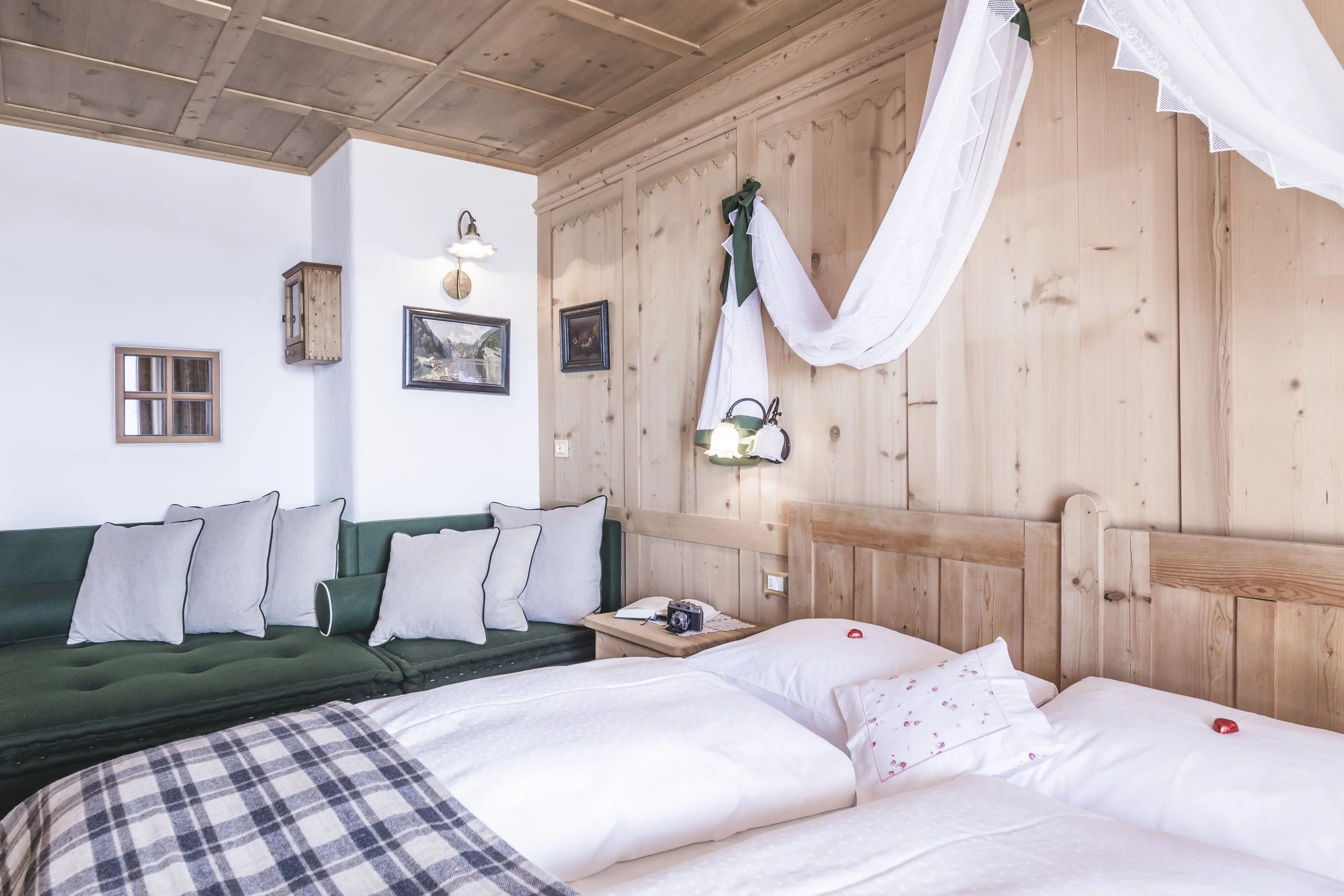 Italy Hotel | Ski Hotel | Val Gardena |  UNESCO | Eco travel | eco hotel | landscape hotel | nature hotel | nature destination | room and wild | Col Raiser Dolomites Hotel | Almhotel Col Raiser 