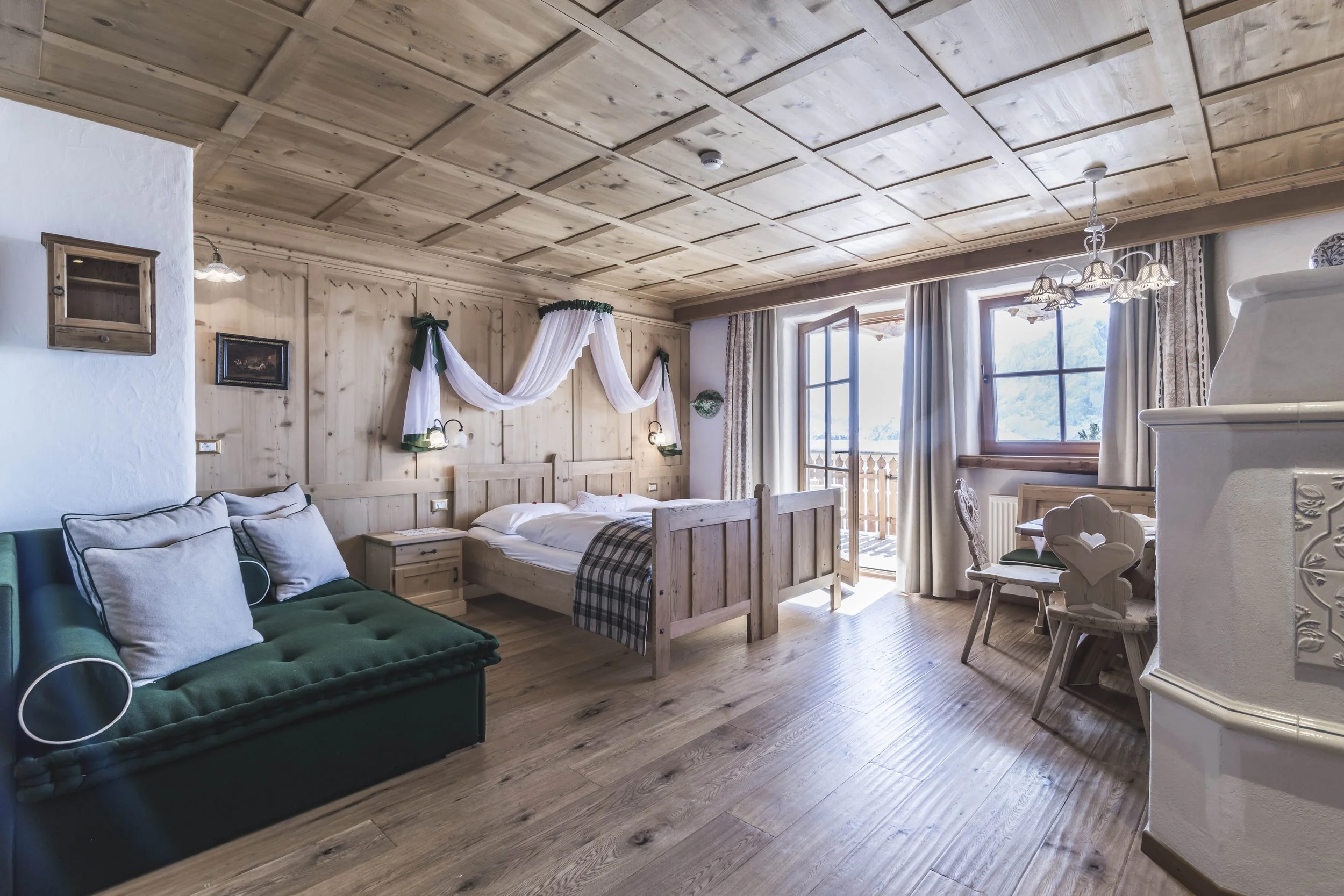 Italy Hotel | Ski Hotel | Val Gardena |  UNESCO | Eco travel | eco hotel | landscape hotel | nature hotel | nature destination | room and wild | Col Raiser Dolomites Hotel | Almhotel Col Raiser 