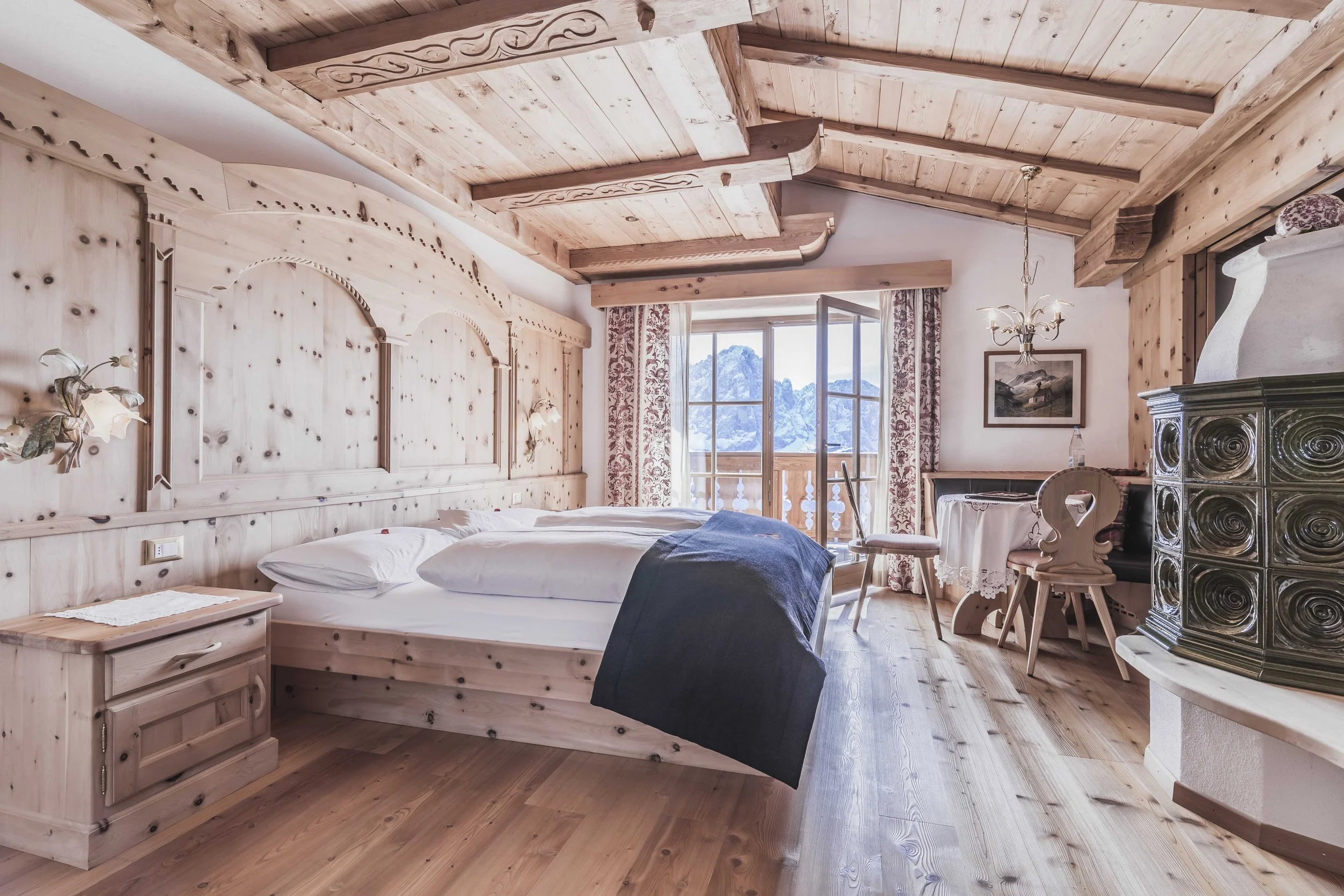 Italy Hotel | Ski Hotel | Val Gardena |  UNESCO | Eco travel | eco hotel | landscape hotel | nature hotel | nature destination | room and wild | Col Raiser Dolomites Hotel | Almhotel Col Raiser 