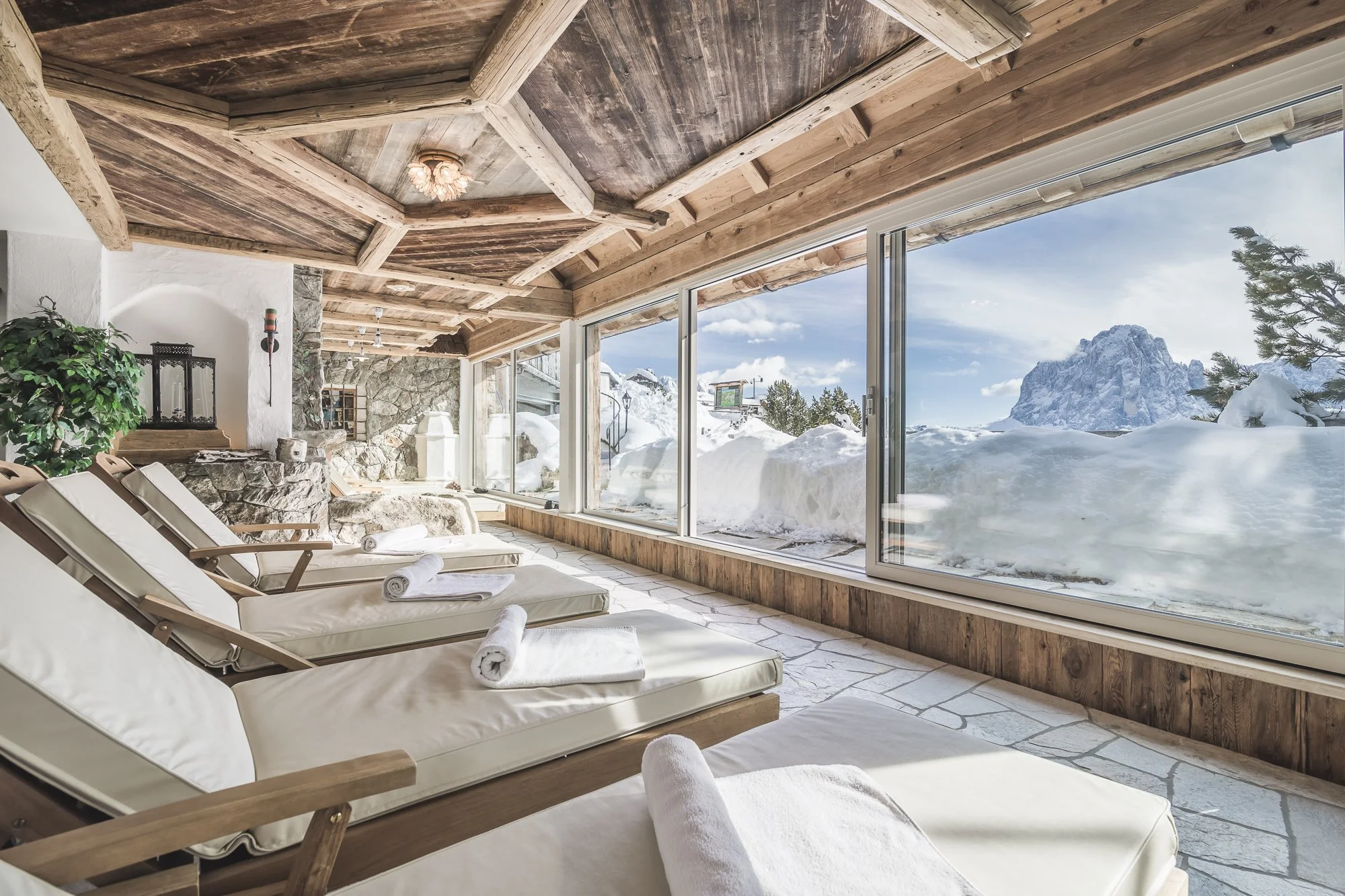 Italy Hotel | Ski Hotel | Val Gardena |  UNESCO | Eco travel | eco hotel | landscape hotel | nature hotel | nature destination | room and wild | Col Raiser Dolomites Hotel | Almhotel Col Raiser 