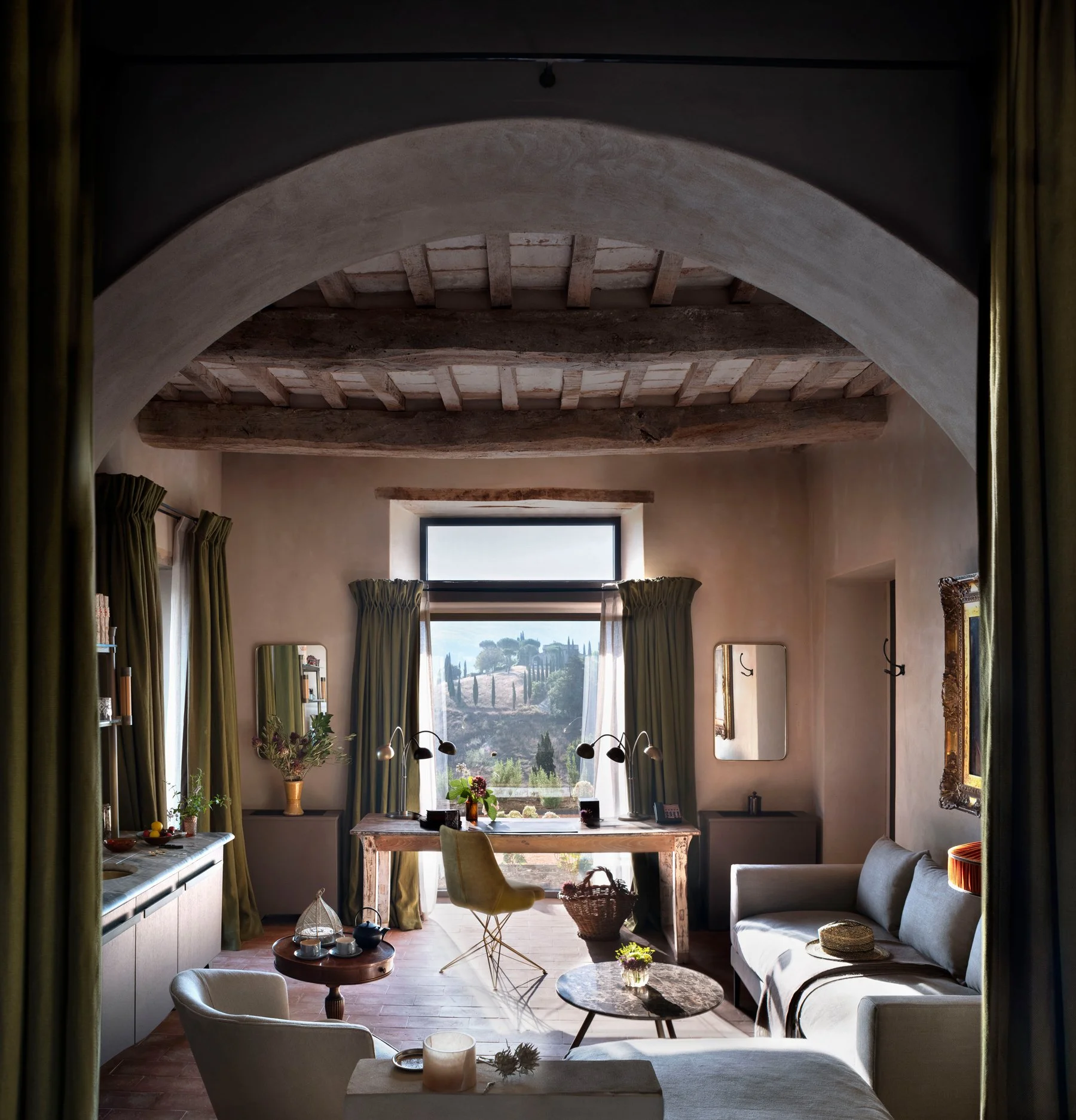Castle Hotels | Italy Boutique Hotel | Umbria Hotel | Tuscany Hotel |  Agriturismo | Eco travel | eco hotel | landscape hotel | nature hotel | nature destination | room and wild | Reschio Umbria