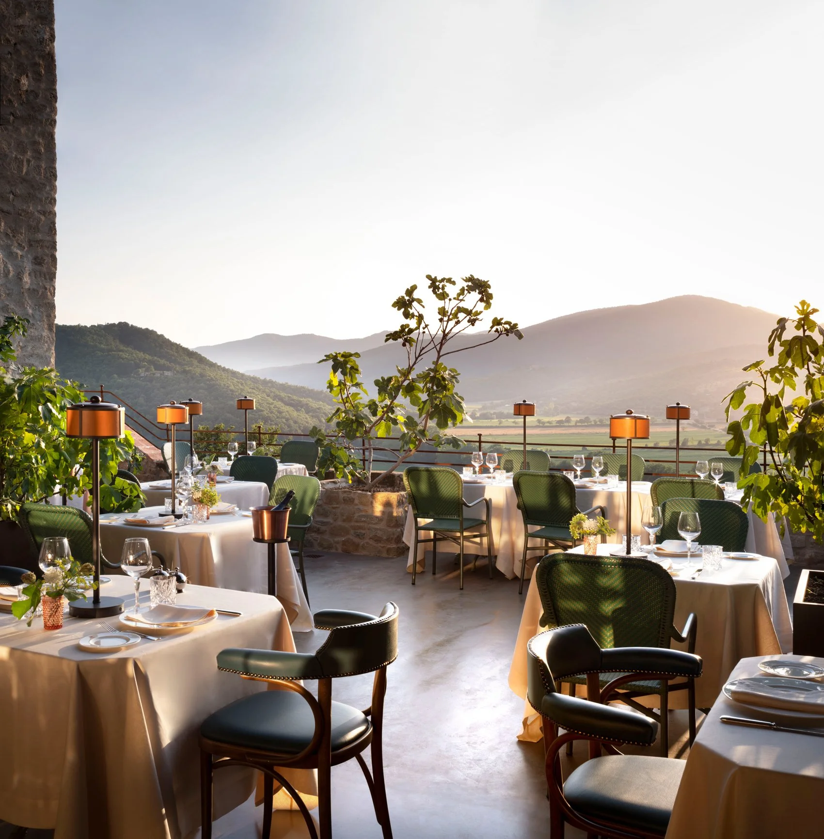 Castle Hotels | Italy Boutique Hotel | Umbria Hotel | Tuscany Hotel |  Agriturismo | Eco travel | eco hotel | landscape hotel | nature hotel | nature destination | room and wild | Reschio Umbria