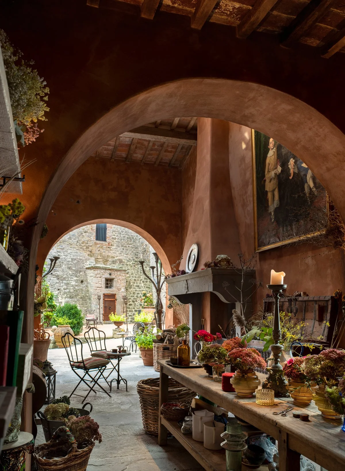 Castle Hotels | Italy Boutique Hotel | Umbria Hotel | Tuscany Hotel |  Agriturismo | Eco travel | eco hotel | landscape hotel | nature hotel | nature destination | room and wild | Reschio Umbria