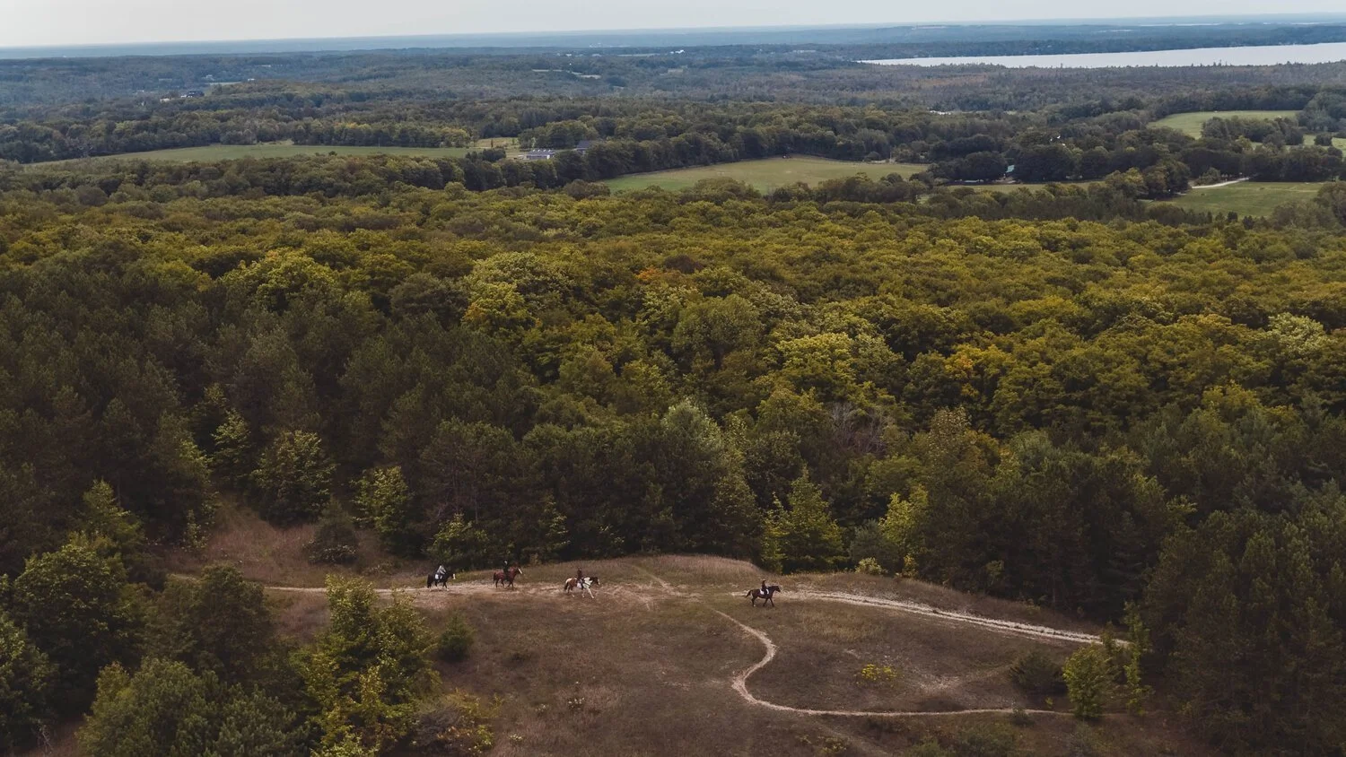 Adventure Travel | Horseback riding | equestrian travel | Slow travel | Eco travel | eco hotel  | landscape hotel | nature hotel | nature destination | room and wild | canada luxury Hotel | Ontario | Glen oro farm