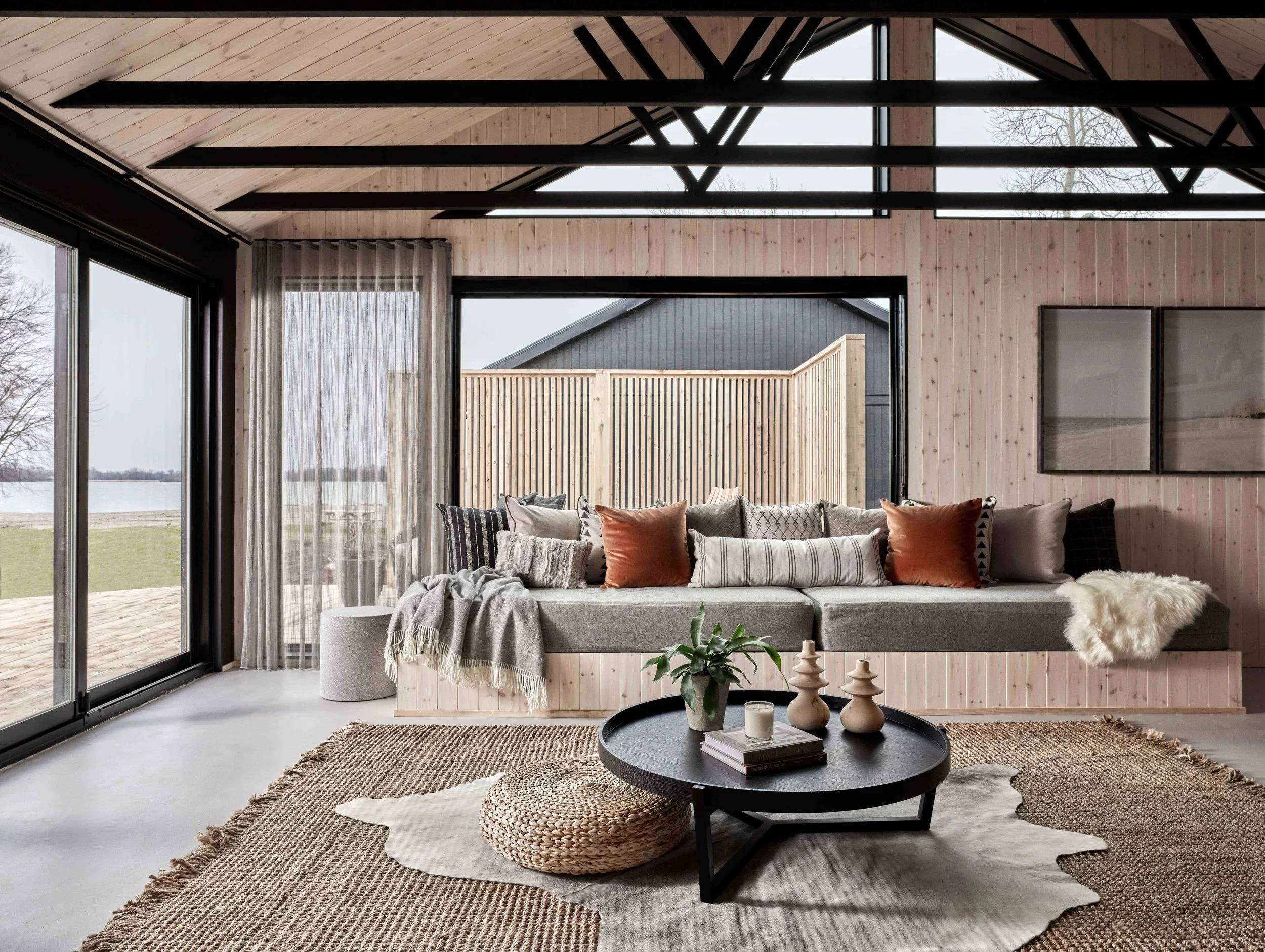 Canada hotel | Ontario lakefront hotel | Eco travel | eco hotel | landscape hotel | nature hotel | nature destination | room and wild | Wander the Resort