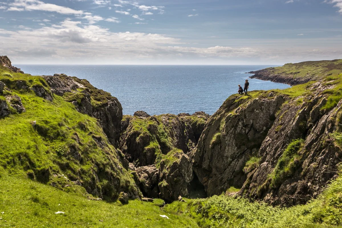 Sustainable Brand | Nature Destination | Experiential travel | Travel Guide | Gin Tasting | Foraging | Sustainable Business |  Islay Scotland | Travel Scotland | Botanist Gin | Bruichladdich Distillery | Room and Wild | Kate Hannett
