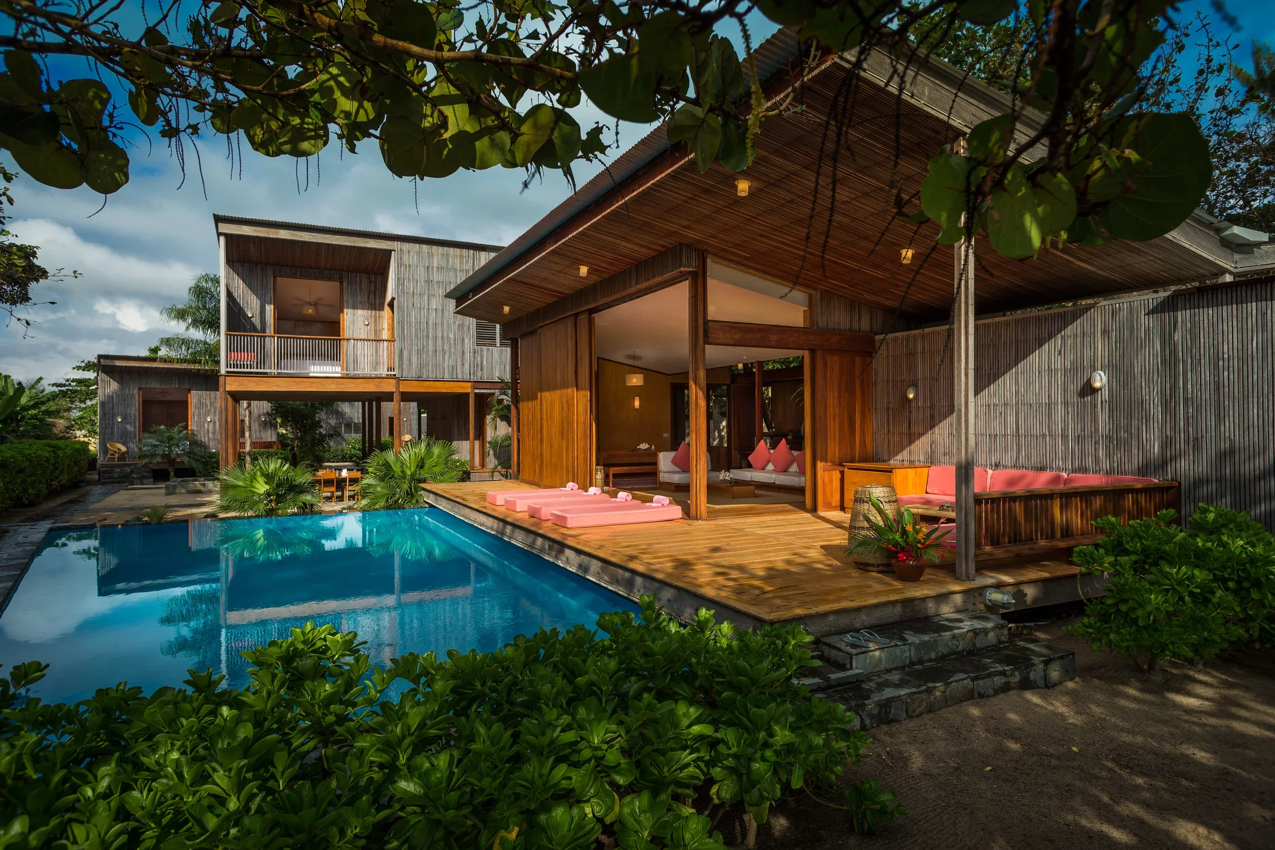 Family Hotels | Multigenerational travel | family travel| Eco travel | eco hotel | Slow travel | landscape hotel | nature hotel | nature destination | room and wild | Belize boutique Hotel | Placencia hotel | Turtle Inn