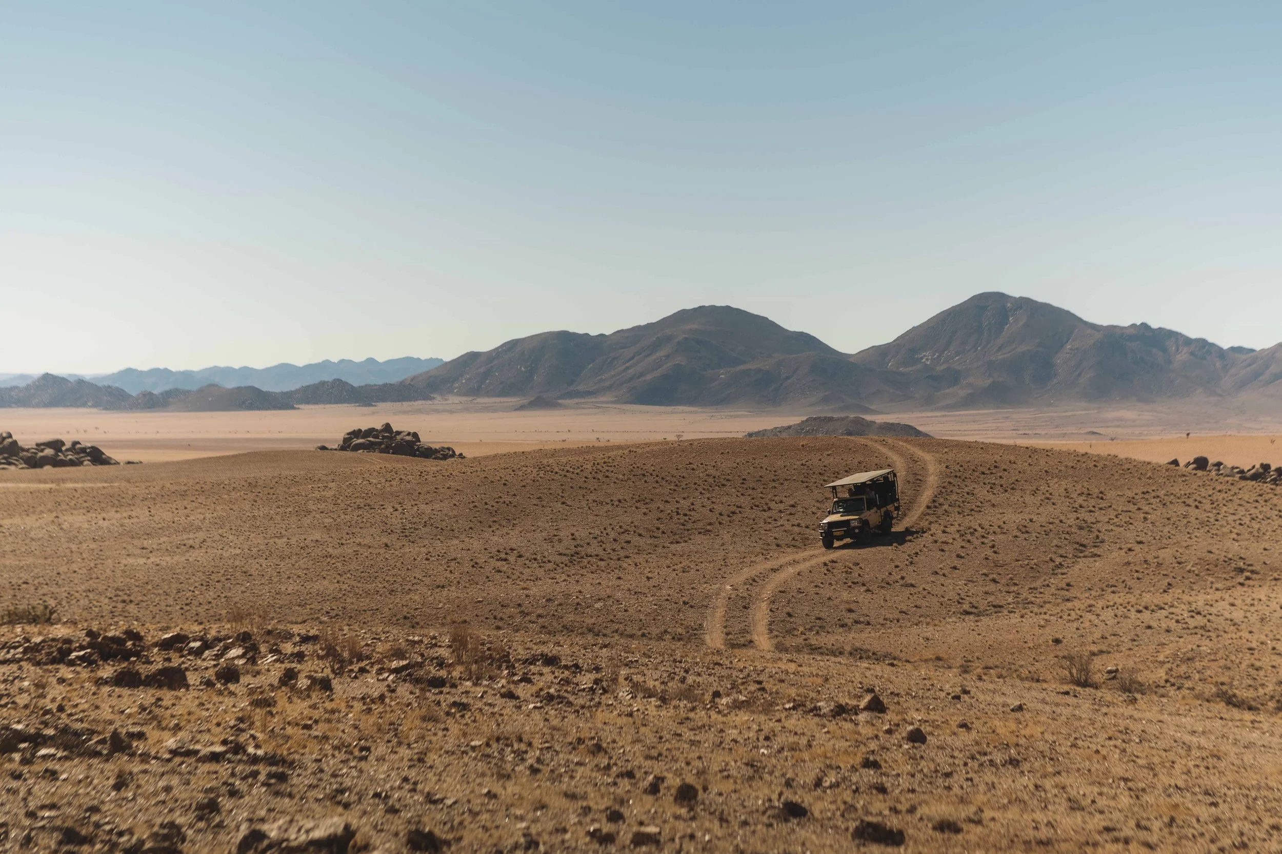 Experiential travel | Adventure hotel | adventure travel  | Eco travel | eco hotel | landscape hotel | nature hotel | nature destination | room and wild | Glamping | Namibia luxury hotel | Zannier Sonop