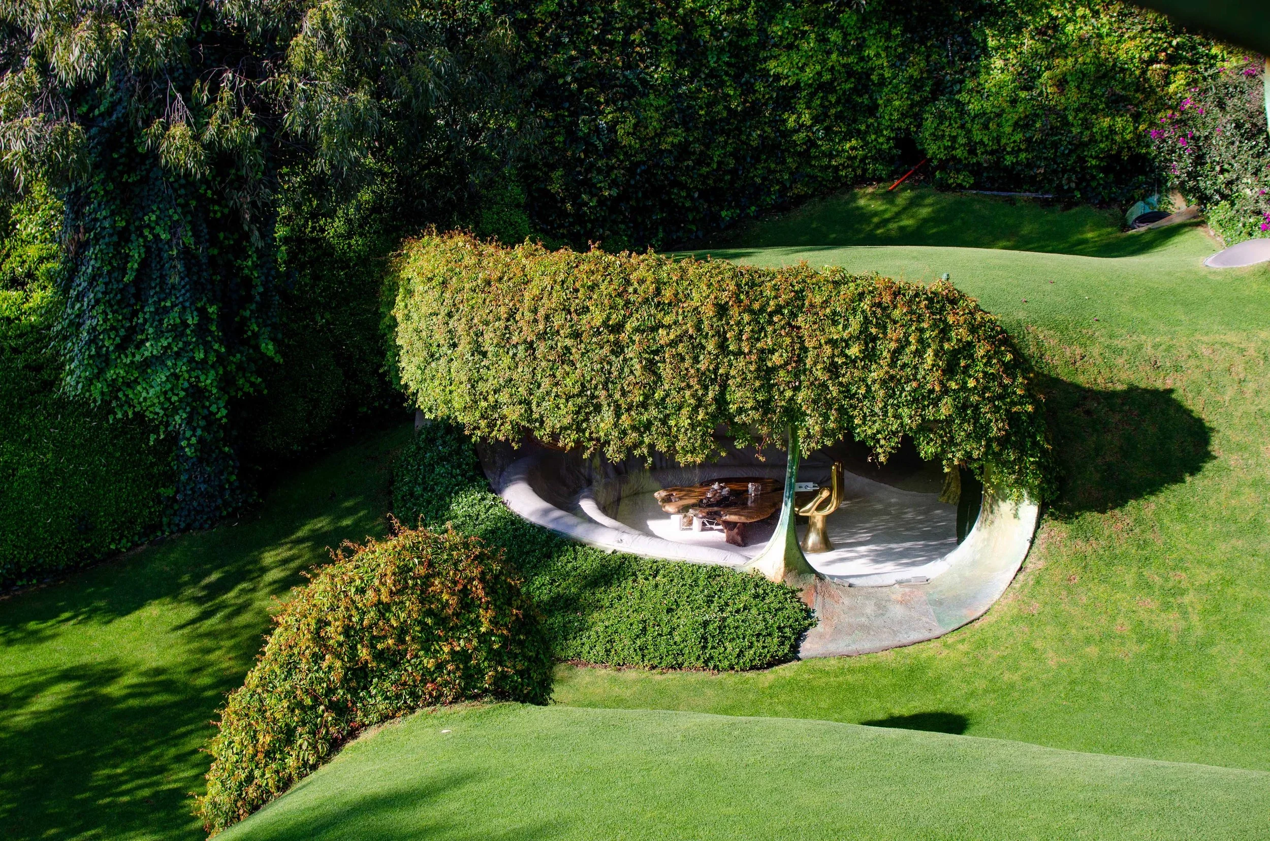 landscape architecture | Nature-inspired architecture | organic architecture | Eco travel | eco hotel | landscape hotel | nature hotel | nature destination | room and wild | luxury villa mexico city | Casa Organica | Javier Senosiain