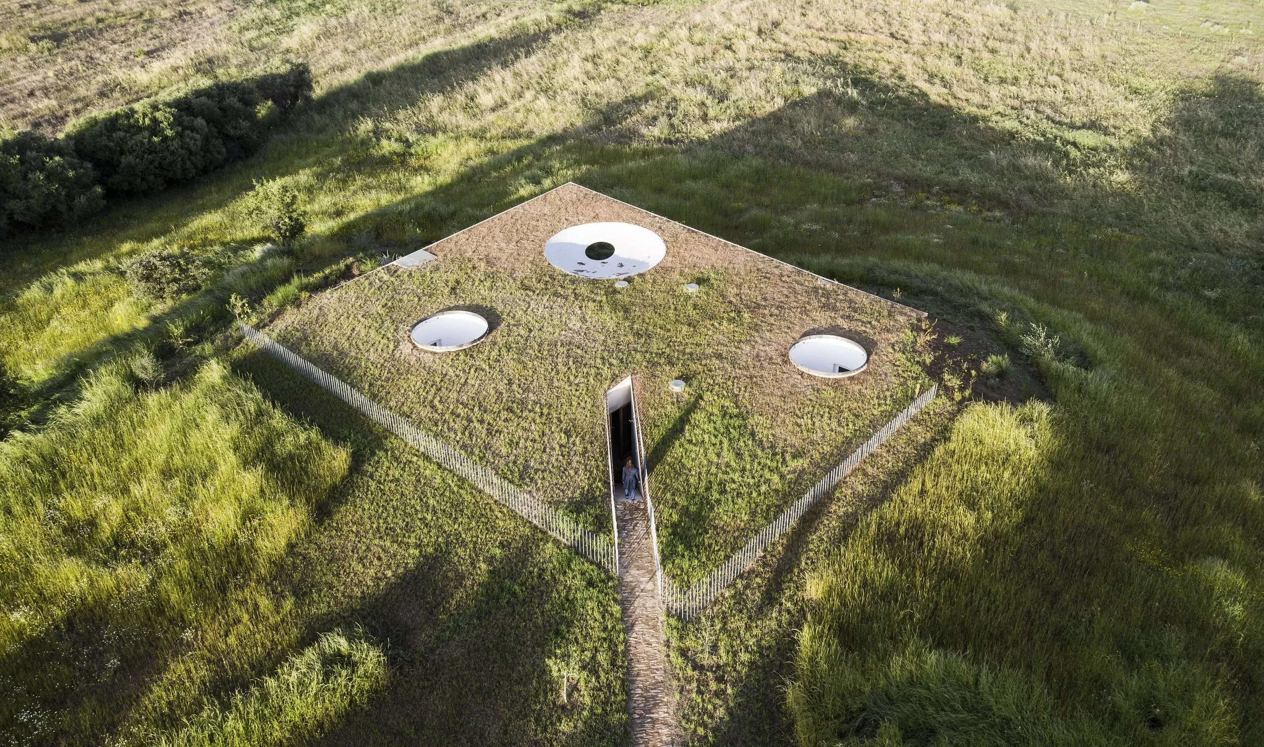 landscape architecture | Nature-inspired architecture | organic architecture | Eco travel | eco hotel | landscape hotel | nature hotel | nature destination | room and wild | luxury villa algarve portugal | silent living | casa na terra