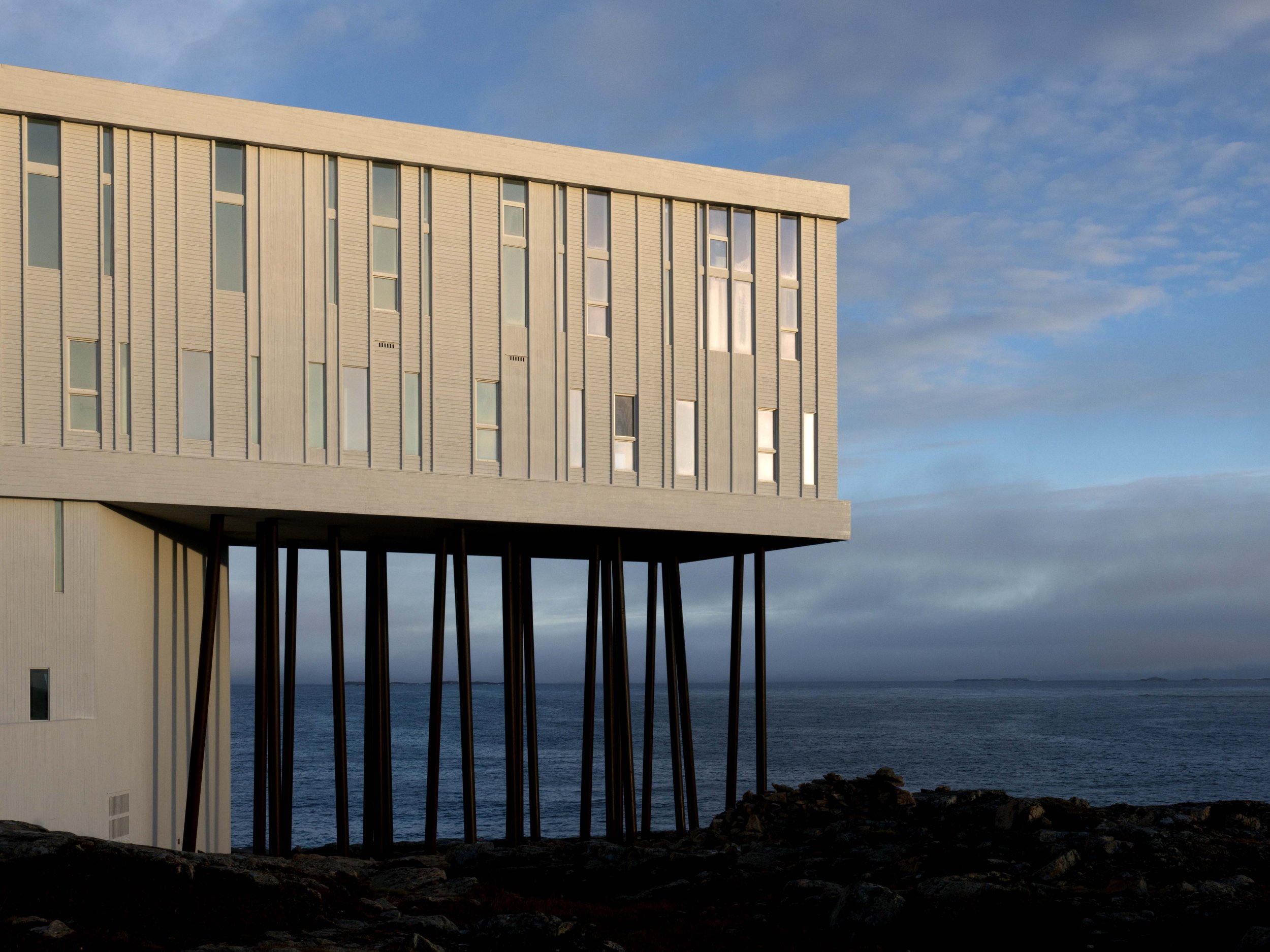 Vernacular architecture | Sustainable hospitality | Heritage hotels | Eco travel | eco hotel | landscape hotel | nature hotel | nature destination | room and wild | Canada luxury Hotel | Fogo Island Inn