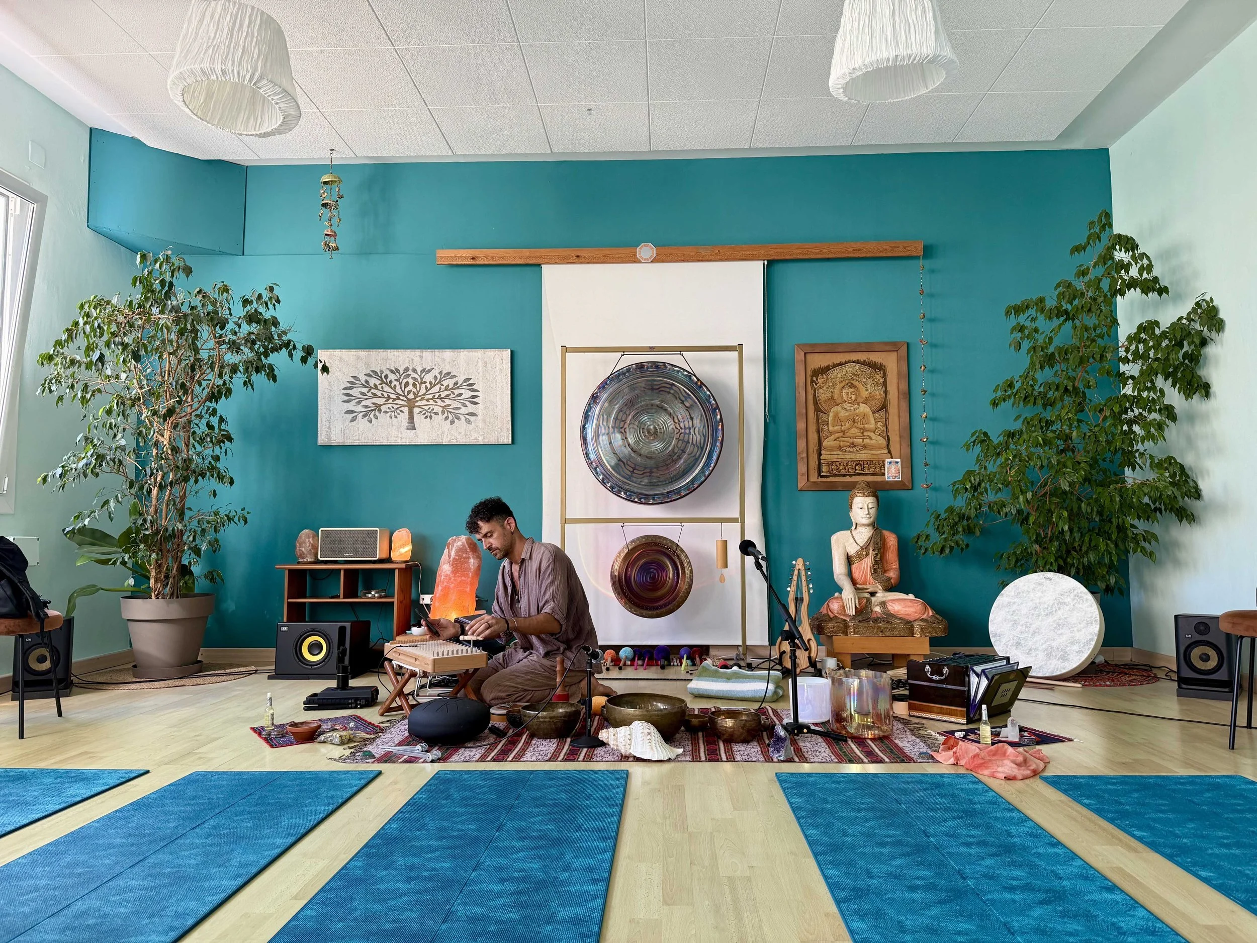 Fabio Florido | sound healing | vibroacoustic therapy | sound therapy | wellness | mindfullness | sound bath | Eco travel | eco hotel | Slow travel | landscape hotel | nature hotel | nature destination | room and wild naturals