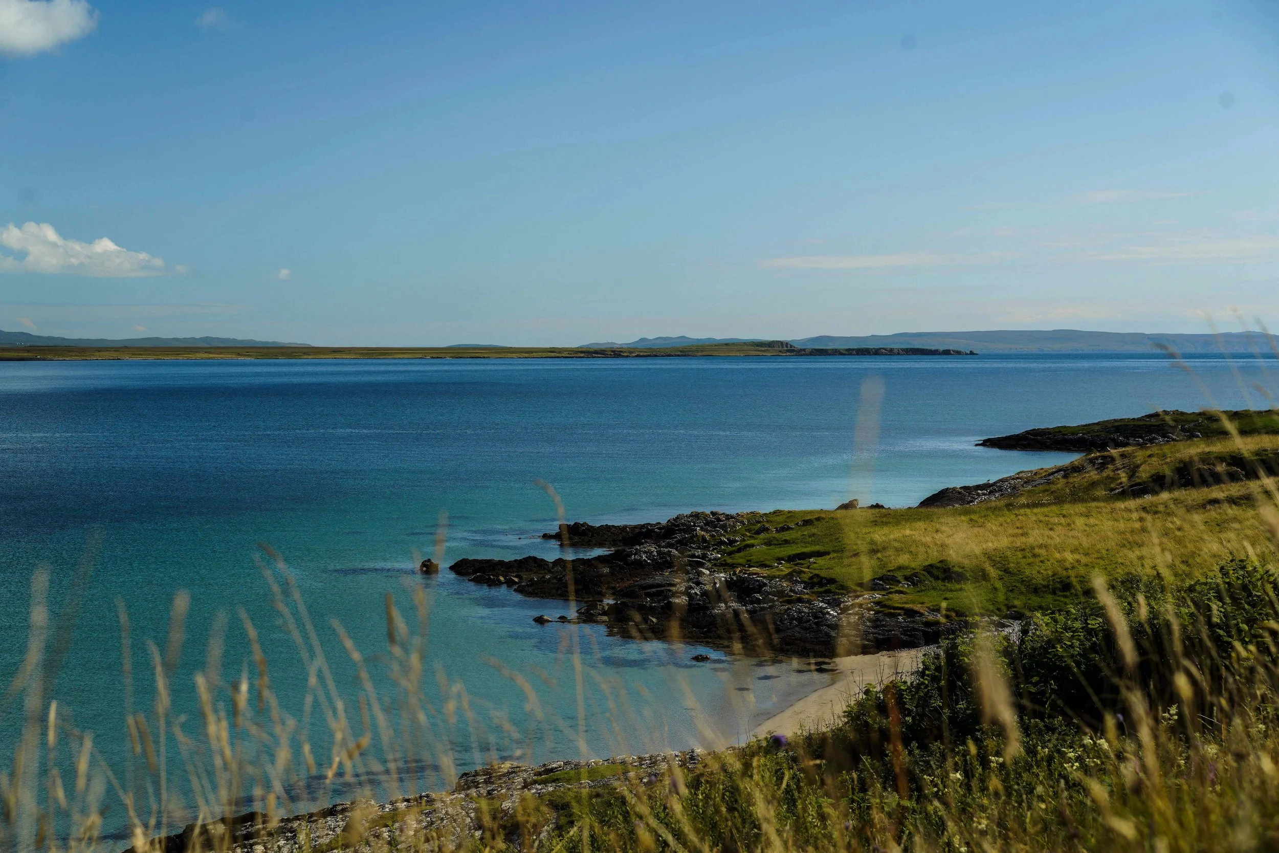 Sustainable Brand | Nature Destination | Experiential travel | Travel Guide | Gin Tasting | Foraging | Sustainable Business |  Islay Scotland | Travel Scotland | Botanist Gin | Bruichladdich Distillery | Room and Wild | Kate Hannett