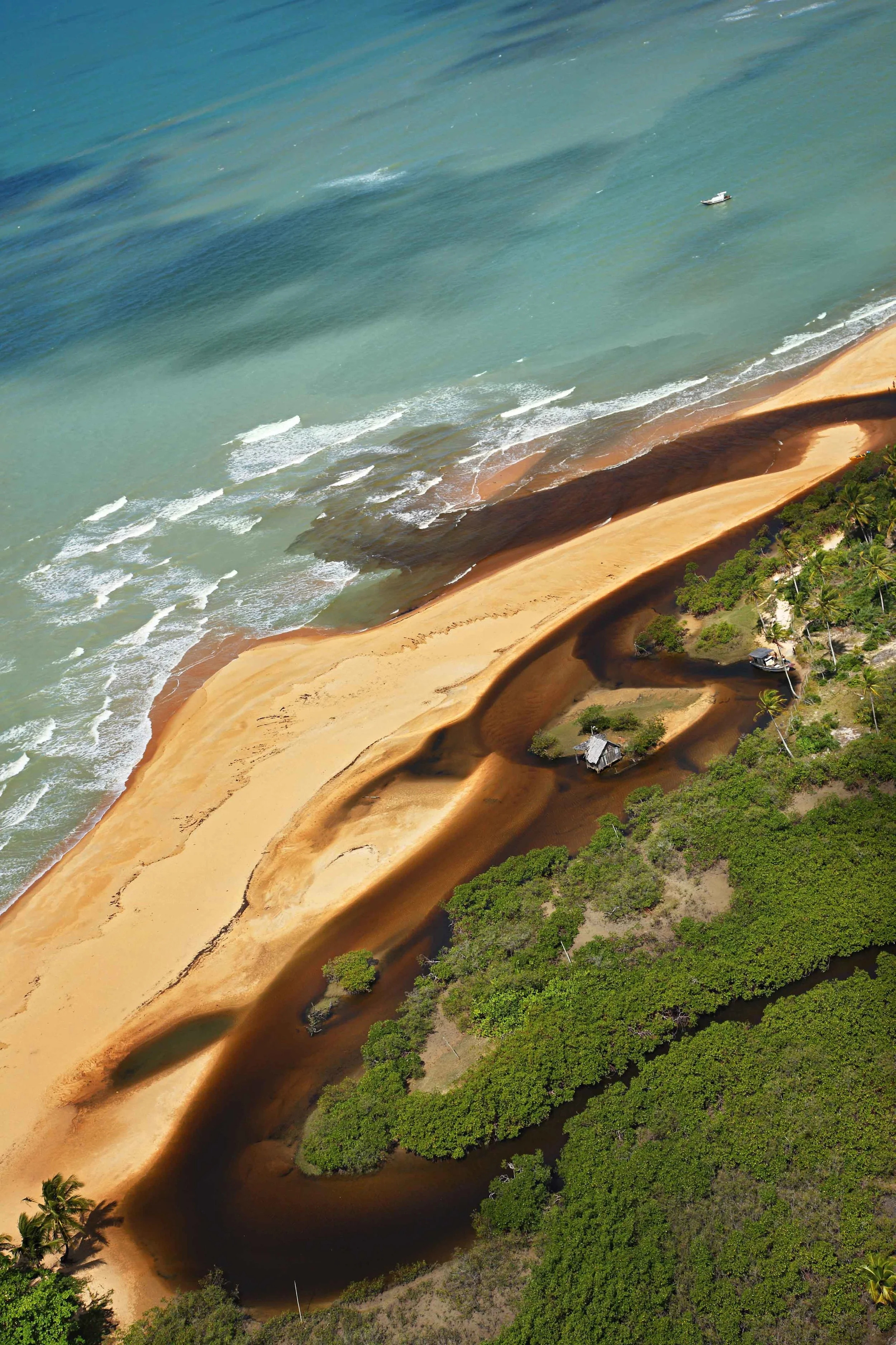 Eco travel | eco hotel | adventure hotel | landscape hotel | nature hotel | nature destination | room and wild | Brazil luxury hotel | Trancoso Hotel |  UXUA Casa Hotel and Spa