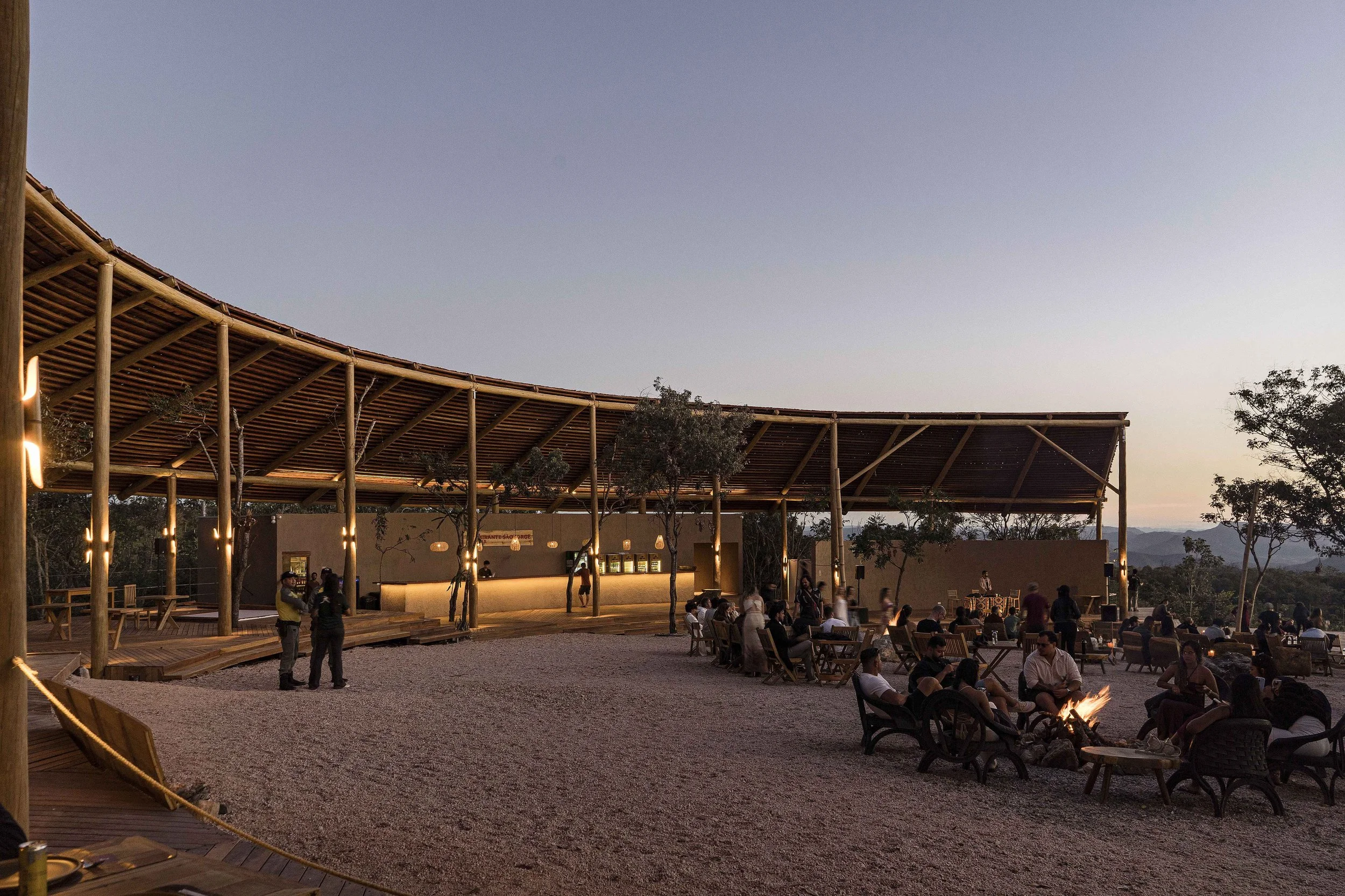 Organic Architecture | Eco travel | eco hotel | landscape hotel | nature hotel | nature destination | room and wild | Chapada dos Veadeiros | Brazil Hotel | Experiential travel | Alan Chu | Mirante de São Jorge