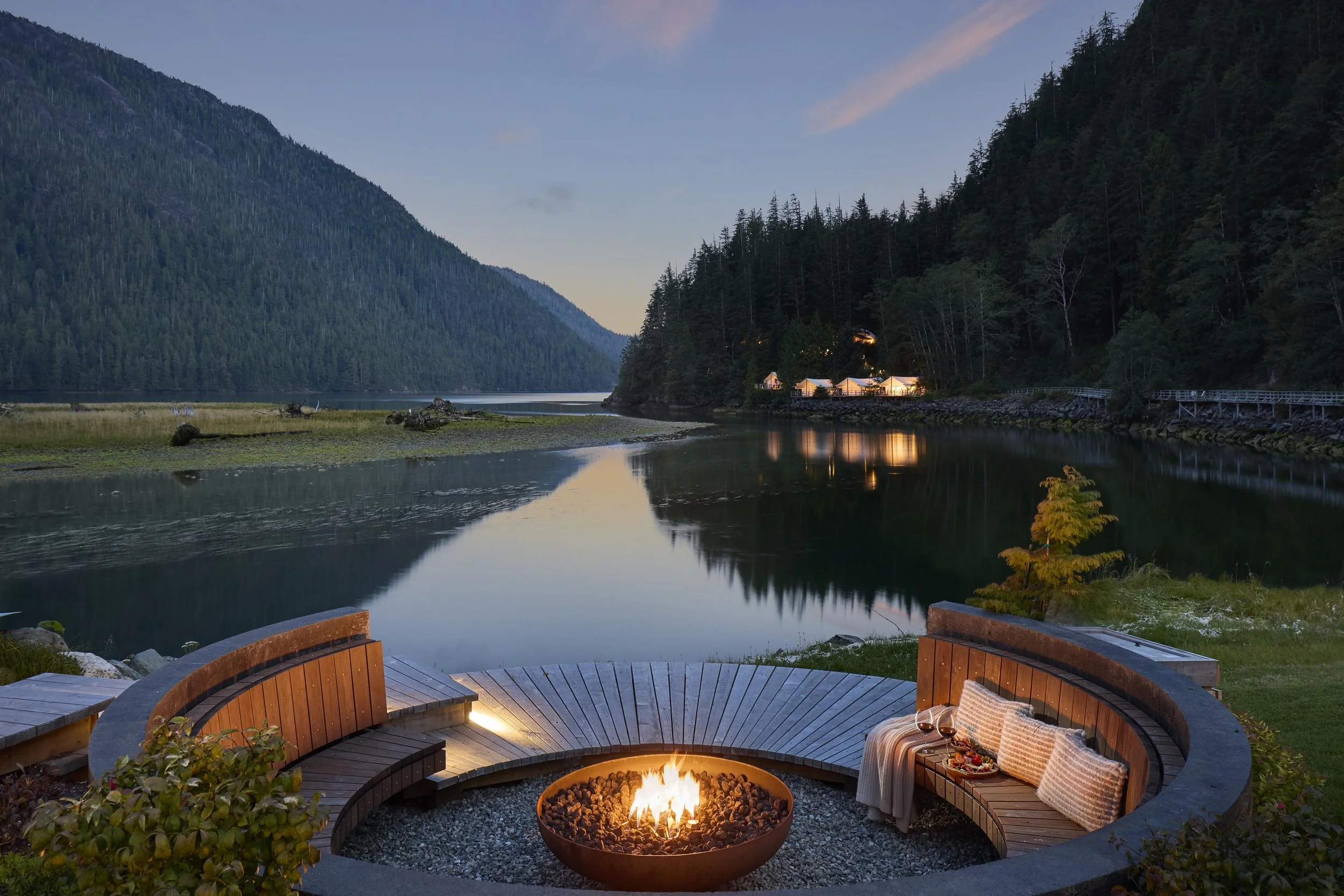 Canada luxury hotel | Clayoquot Sound  | mindfulness | colour theory | colour psychology | Eco travel | eco hotel | landscape hotel | nature hotel | nature destination | room and wild | luxury hotel | Clayoquot Wilderness Lodge