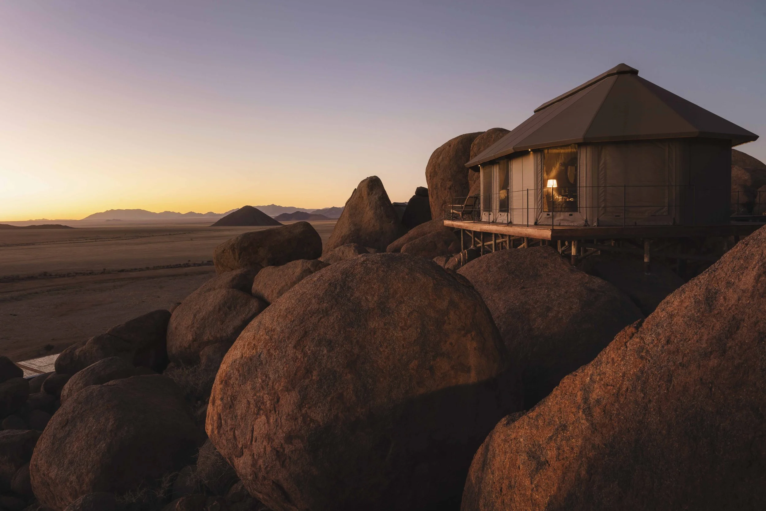 Experiential travel | Adventure hotel | adventure travel  | Eco travel | eco hotel | landscape hotel | nature hotel | nature destination | room and wild | Glamping | Namibia luxury hotel | Zannier Sonop