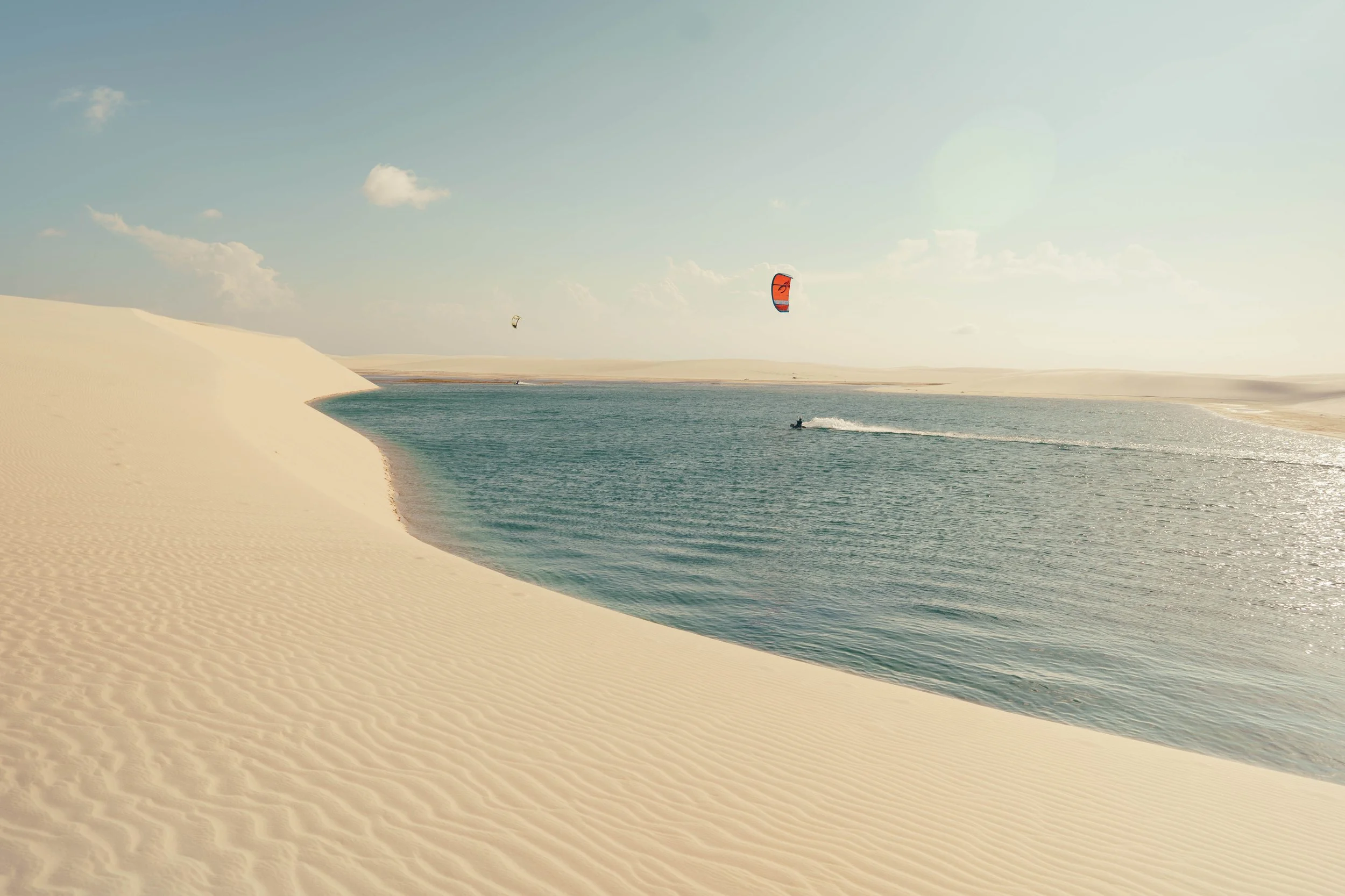 experiential travel | travel guide | travel inspiration | slow travel | adventure travel | nature travel | unique travel experiences | eco travel | sustainable travel | eco lodges | landscape hotels | room and wild | The botanist gin | Kite Surfing