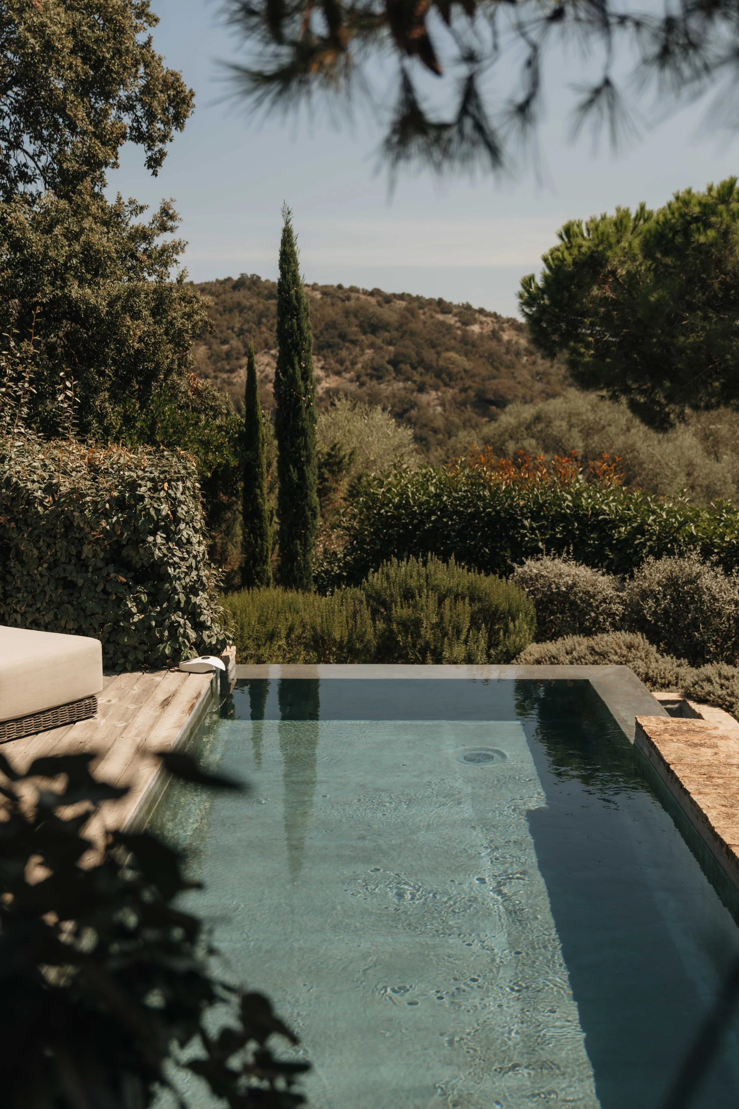 Corsica Hotel | Island Hotel | Slow Living | Europe hotel | Eco travel | eco hotel | landscape hotel | nature hotel | nature destination | room and wild | Les Oliviers de Palombaggia