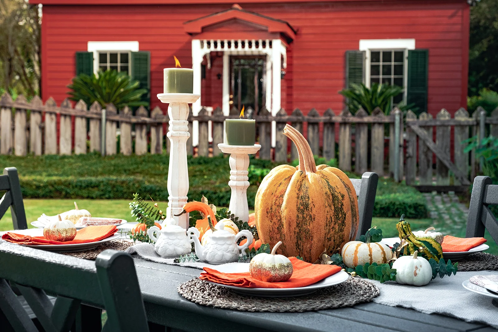 Dining-outdoors-Thanksgiving1.jpg