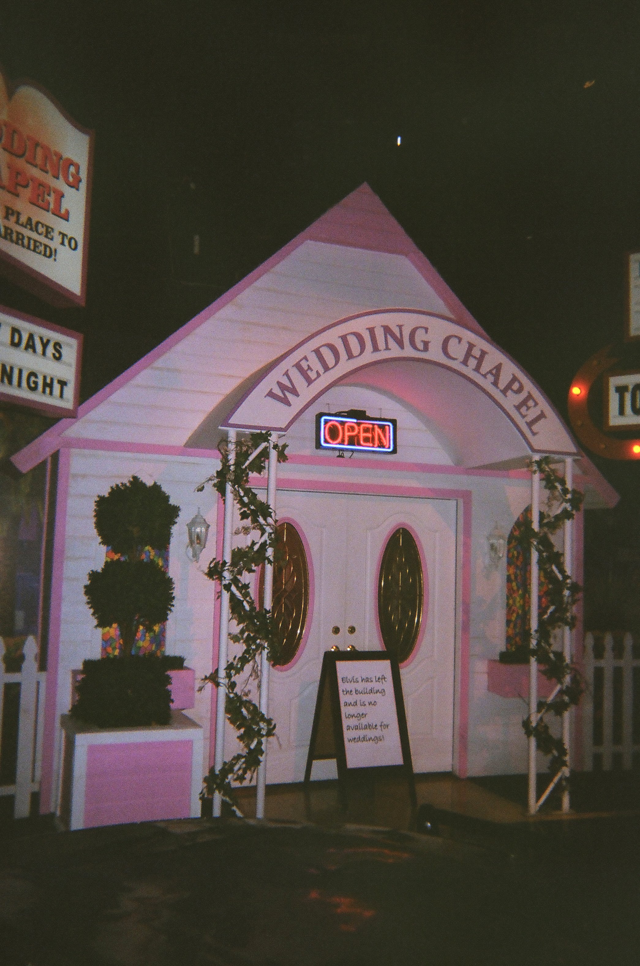 FAKEWEDDINGCHAPEL-DISPOSABLE1.JPG