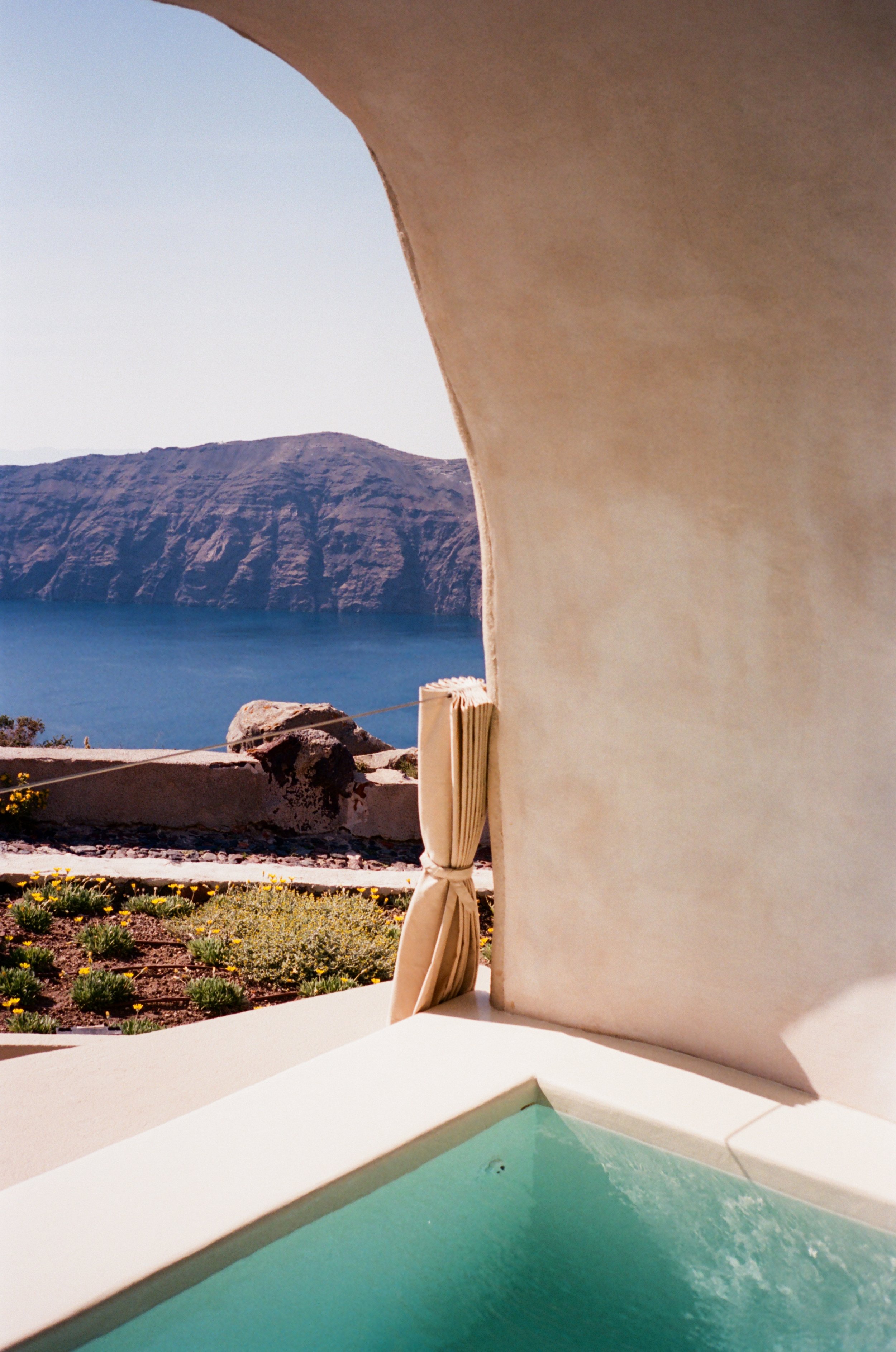 Santorini-Portra400-7.jpg