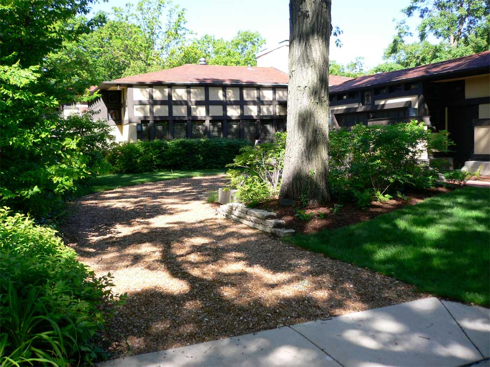 Approaching the coach house.