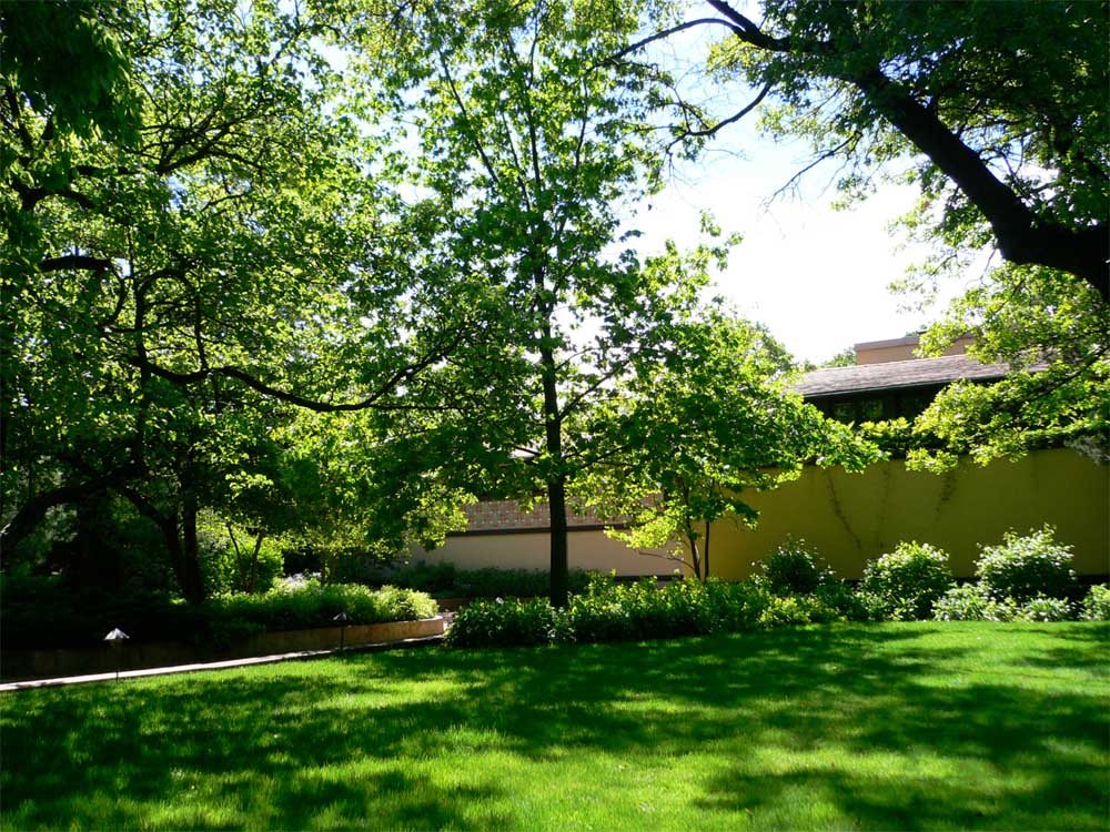 Another enveloping garden shields the house, hiding it in plain view.