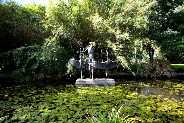 Jemmy Morrill and the Brolgas. Image: Brisbane City Council.