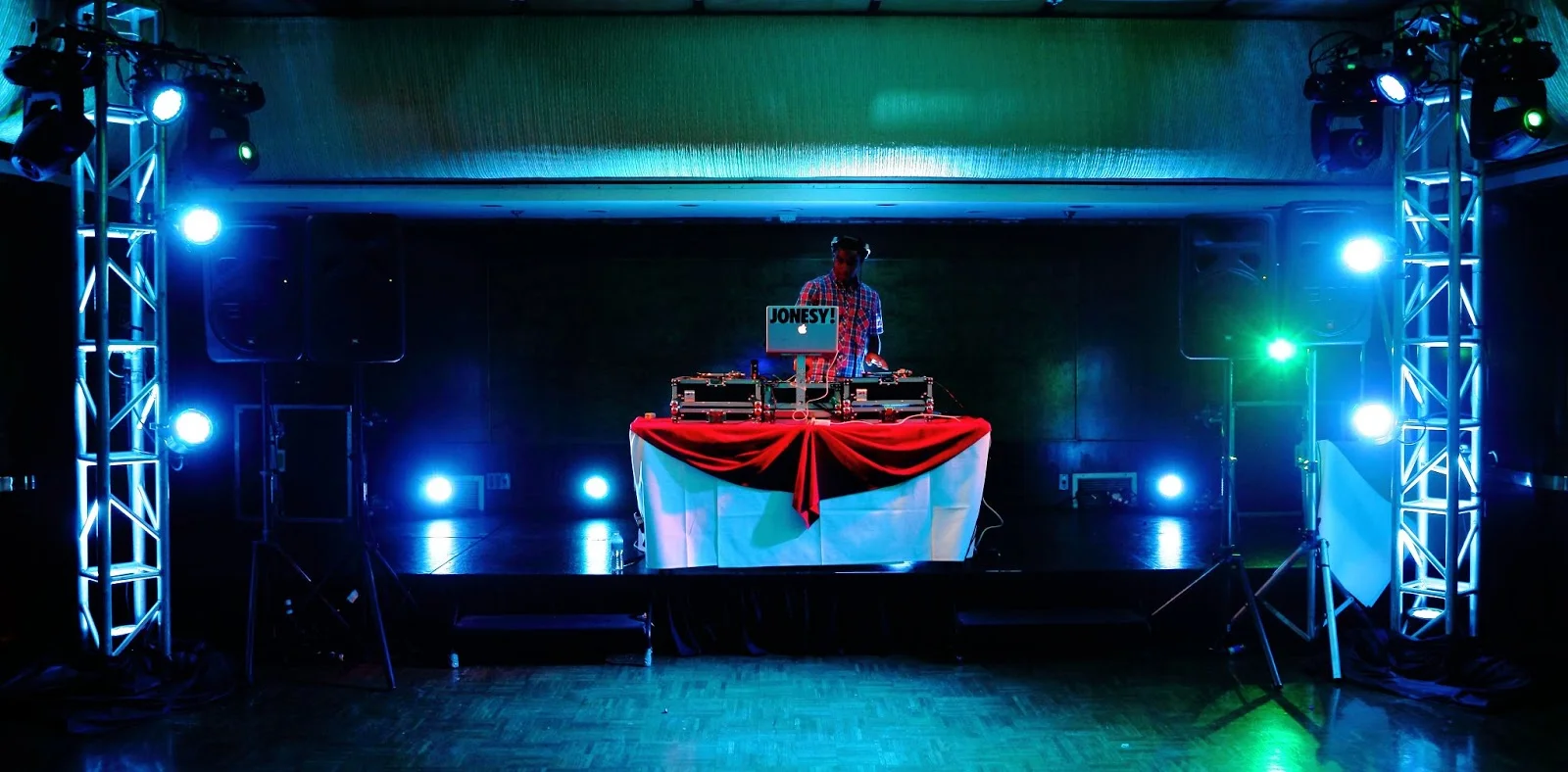 Saturday, June 23rd I am honored to be the featured DJ at the 2012 Lumen Awards West Banquet Illuminating Engineering Society taking place on the gorgeous Queen Mary Ship in Long Beach, CA. The ceremony commemorates all the best lighting designers of the West Coast for their expertise. Very excited to be a part of this event. Californiaaaa. Knows how to parrrttyyy 