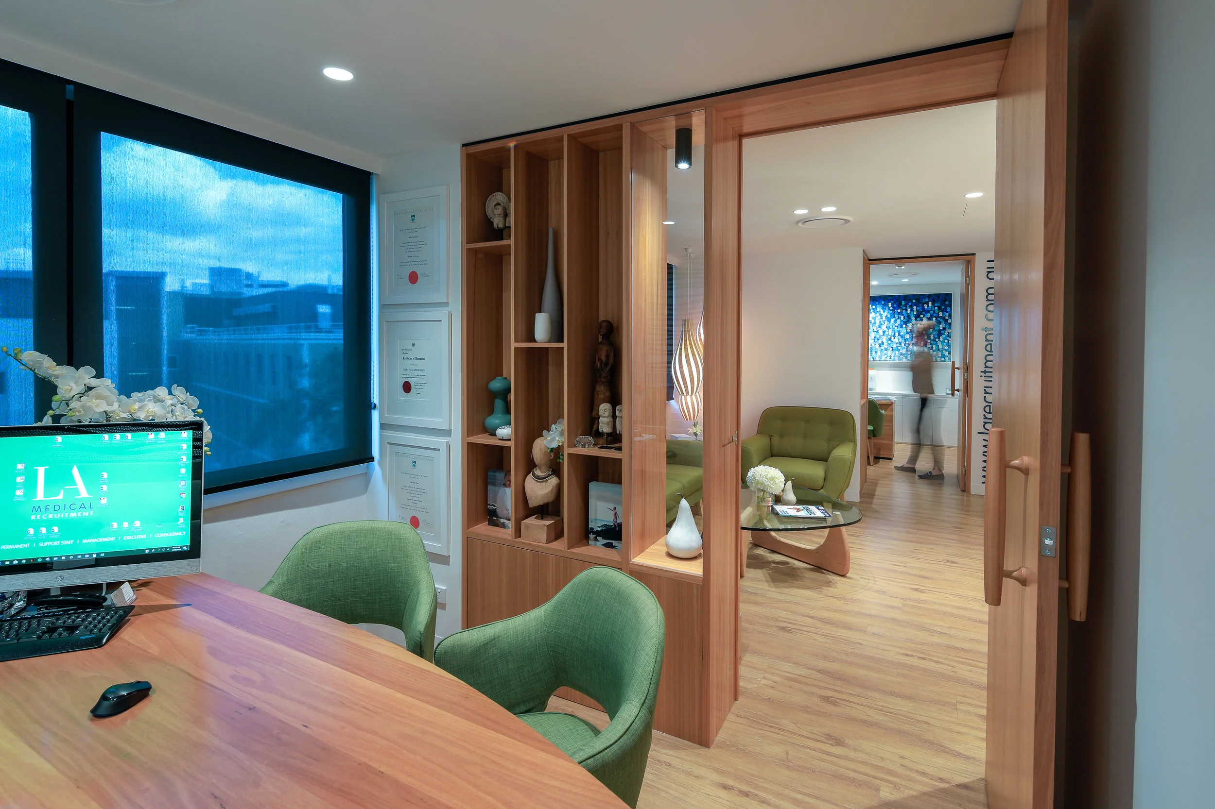 la recruitment fitout