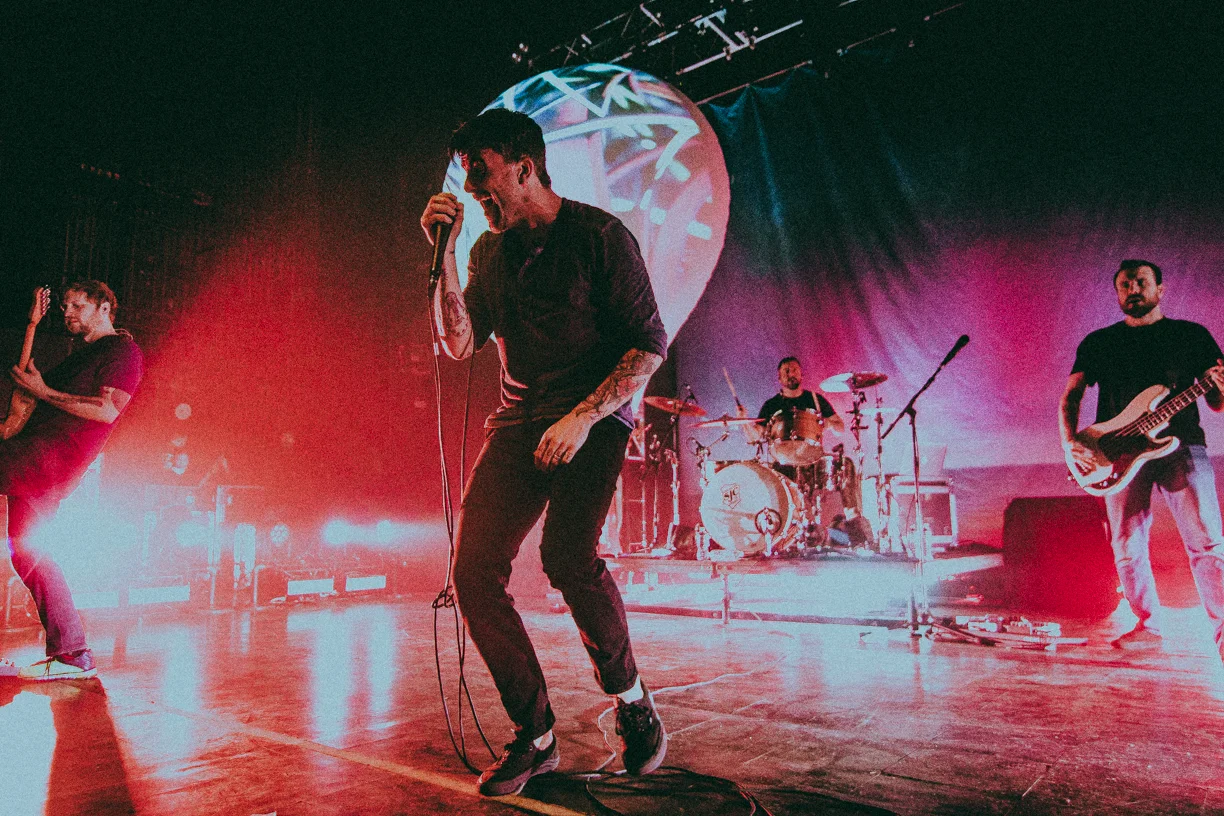 PRESET .001 / RED [ FIX + COLOR ]