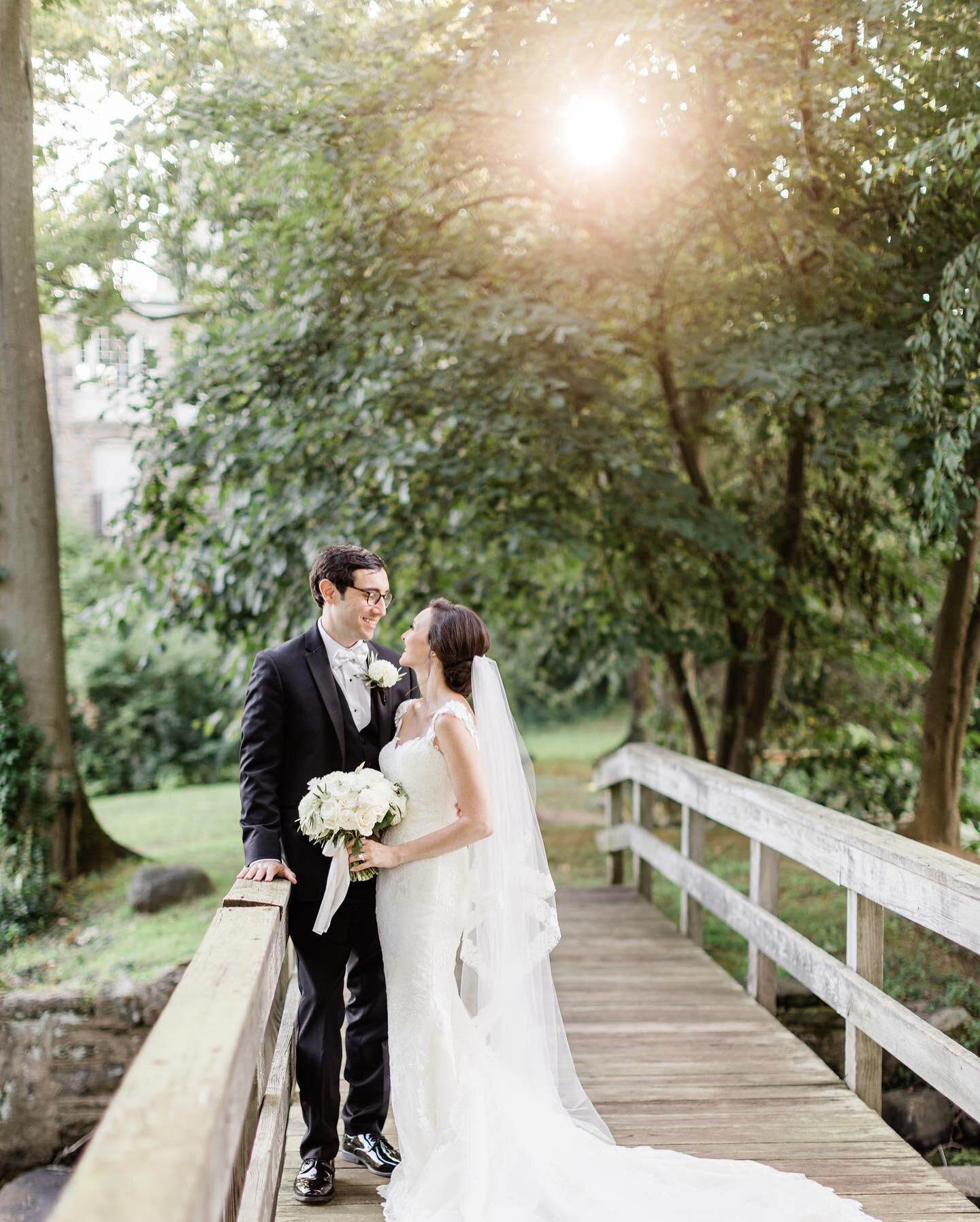 bridge of memories. . .

Yesterday, we played Pooh sticks with Johnny on the bridge where we got engaged, engagement pictures and wedding pictures 💙 

This bridge holds so many b i g moments for us and especially for me as I grew up playing here for