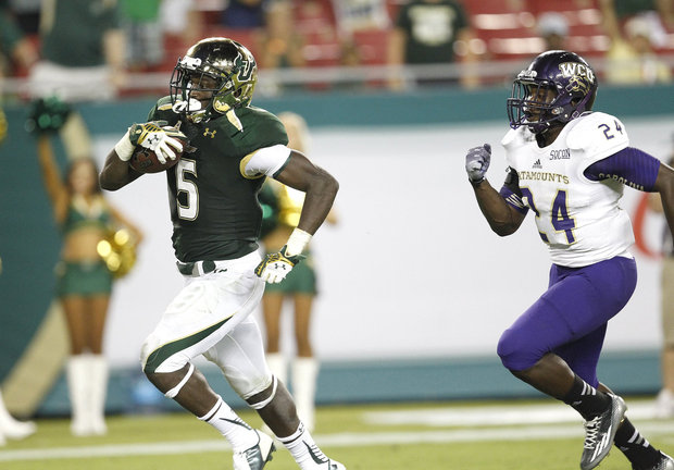 True freshman, Marlon Mack, lead the country in rushing this past weekend. He rushed for 175 yards and 3 TDs in the 2nd half. Not bad for a freshman. (Octavio Jones/Tampa Bay Times/MCT)