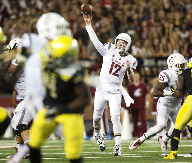 Connor Holiday (12) did his best to pull off the dubious upset over #2 Oregon, throwing 4 TDs and 0 turnovers but it just wasn't enough. 