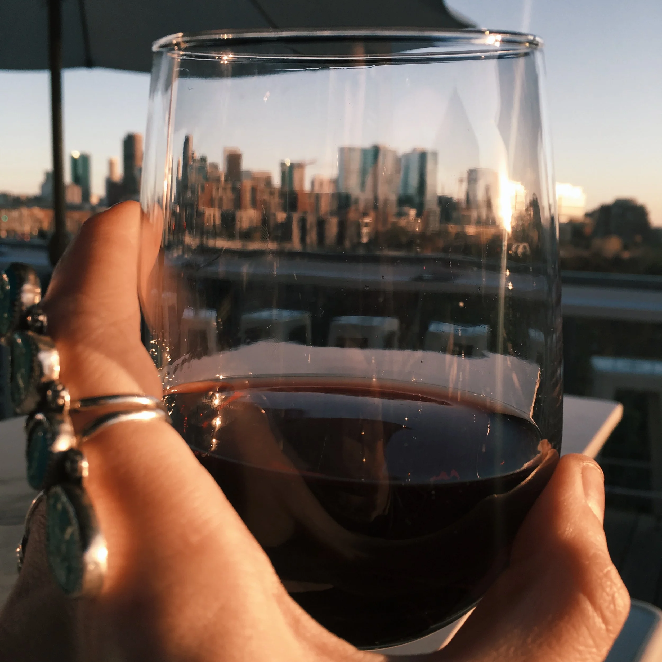 Happy hours with city views - Avanti