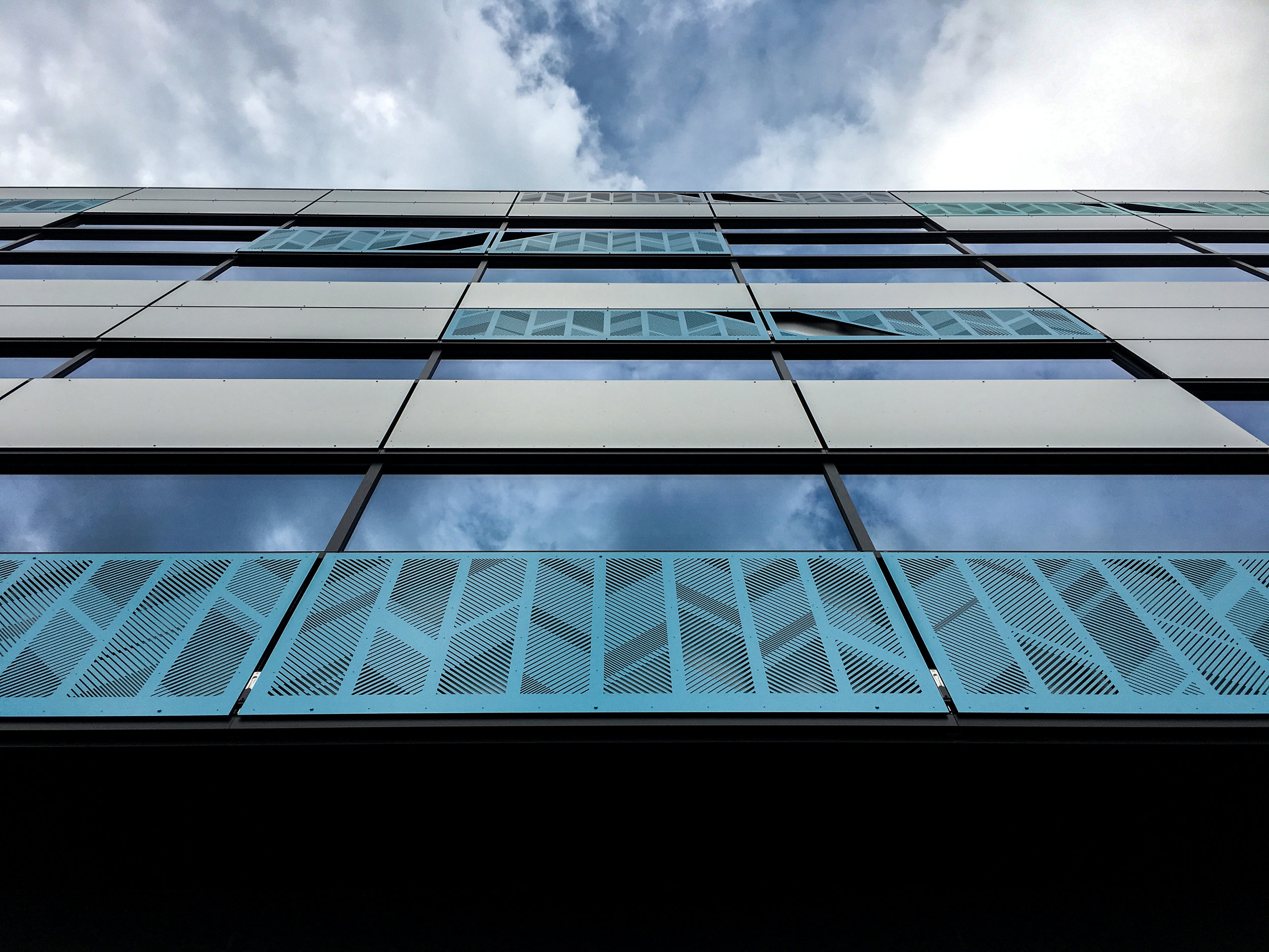  Osaka International Airport (Airport code: ITM) 