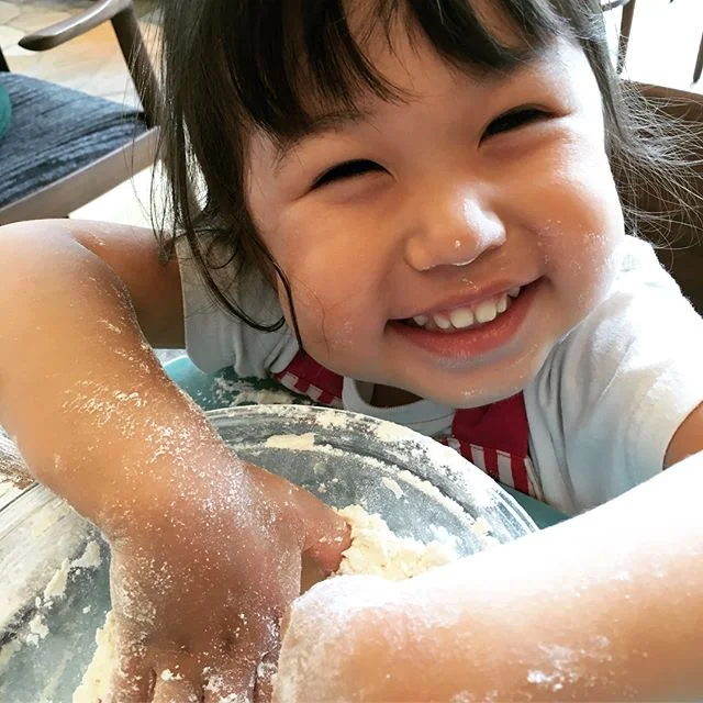 We took a kids-friendly baking class and made some bagels.

おうちパン教室にて親子でベーグル作りにチャレンジ。途中で寝ちゃったけどね。