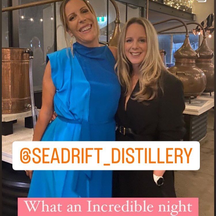 LOVE LOVE LOVE supporting strong women #soberlife #fitlifestyle #heartlove #cleanliving 

@seadrift_distillery beautiful venue &amp; amazing non alcoholic spirit, mocktails&hellip; Beautiful night