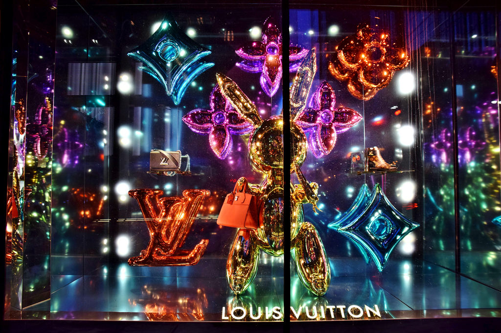 Louis Vuitton, Saks Fifth Avenue, New York