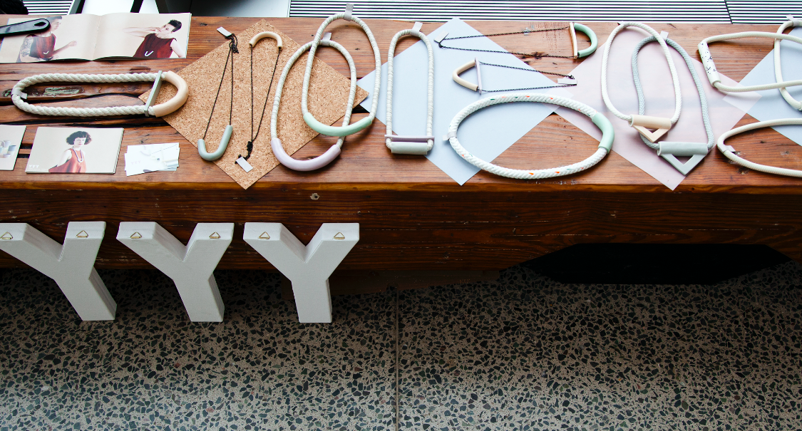 10’ Wood display bench