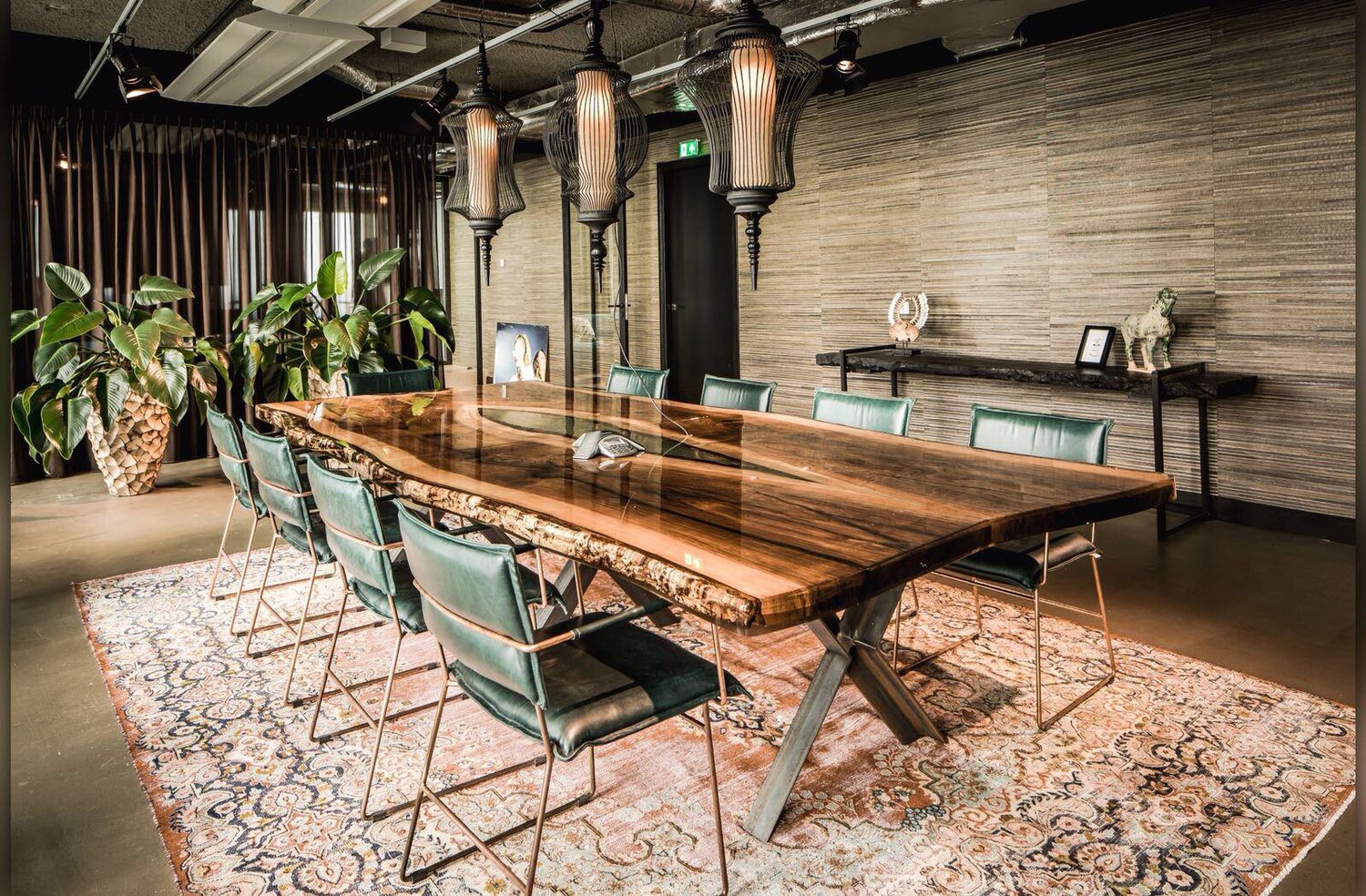 Nauwgezet elleboog boiler Interieur design tafels — VANOUDS Amsterdam | Epoxy tafel op maat