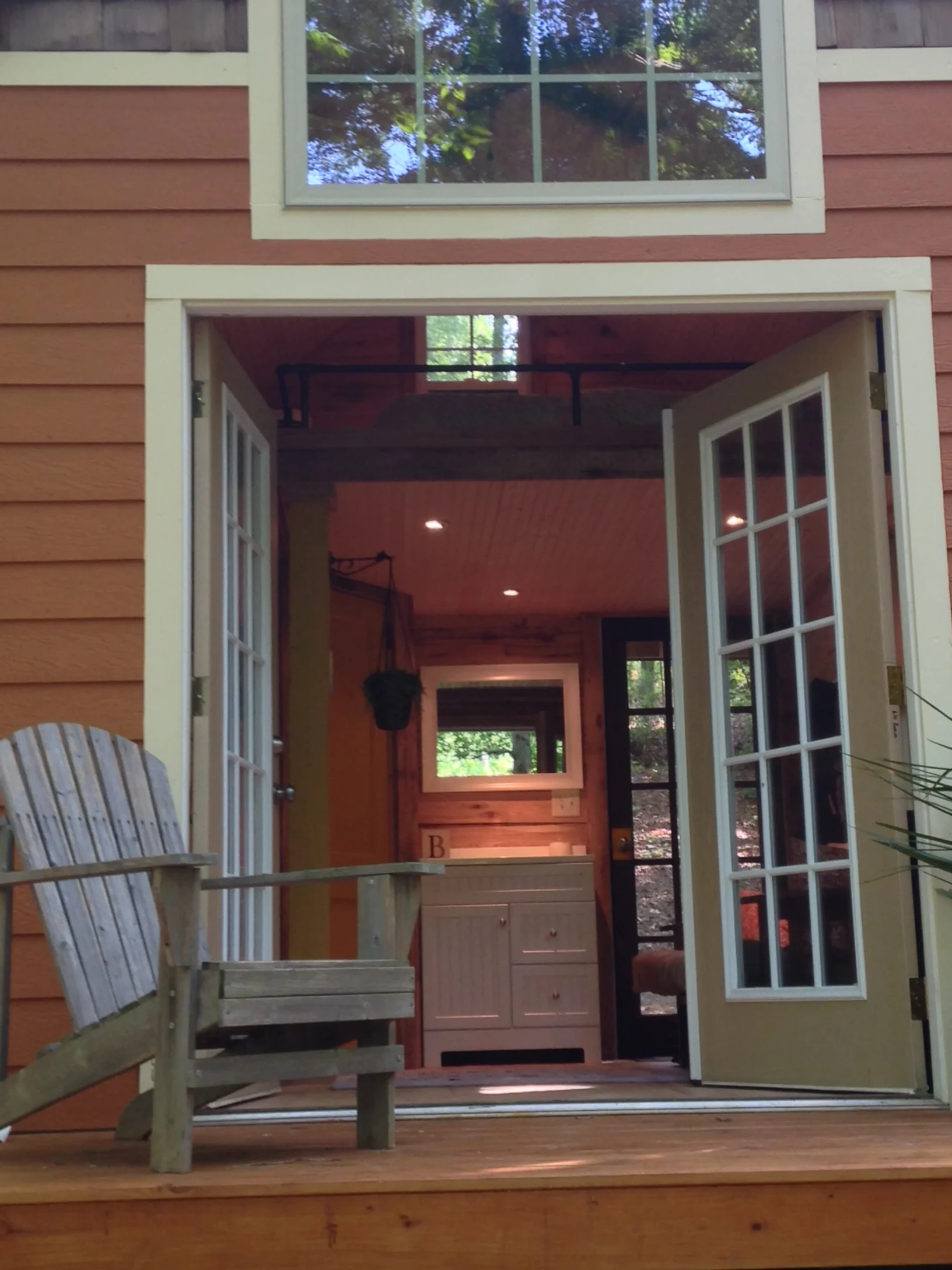 Yes, a railing will go around the porch shortly.
