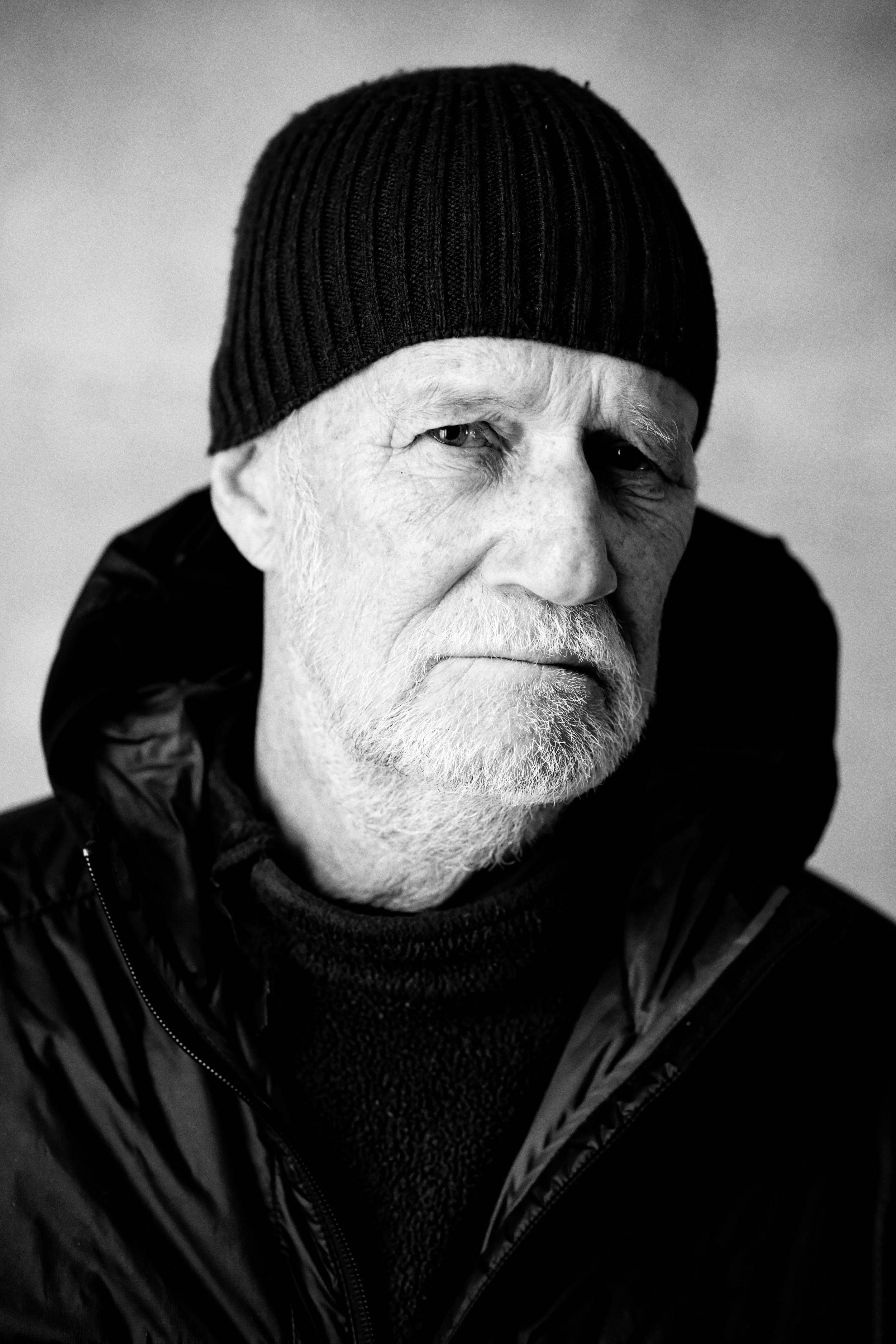 Bonn Fotograf Portrait Schwarzweiss Fotostudio Daniel Hammelstein Atelier beste Empfehlung Charakterportrait Männer P1161812_DxOFP.jpg