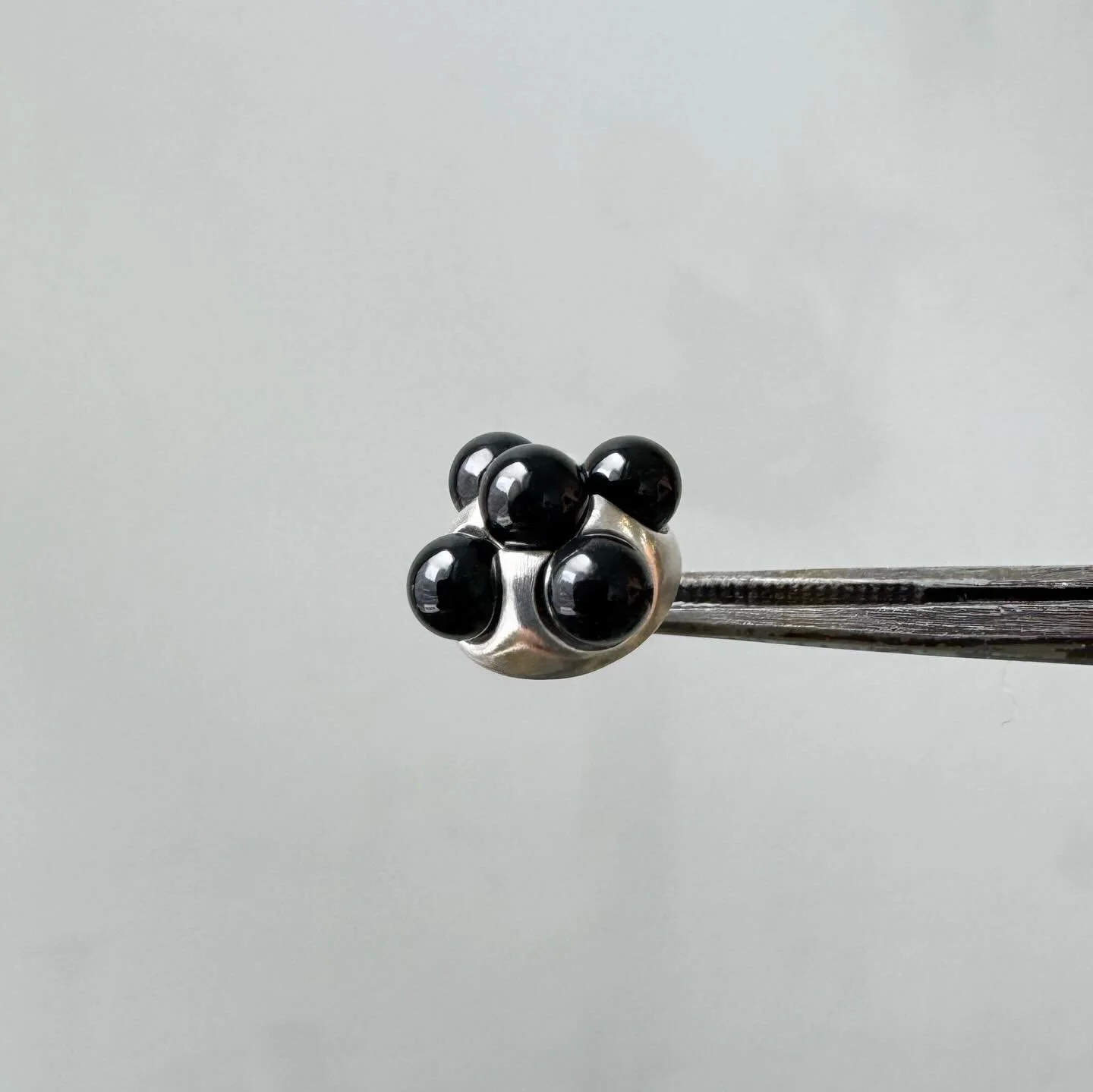 Inflore Earring

Preorder
Order before May 12 for a 30% discount
Inflore Earring orders ship June 1, 2026

Info in bio