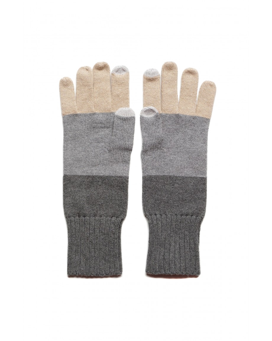 Gloves 2.jpg