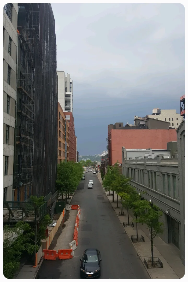 Sure, there's some cloud in the distance, but that's so far. 