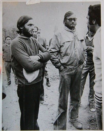 Roberto Canessa (left) and Nando Parrado upon reaching civilization.