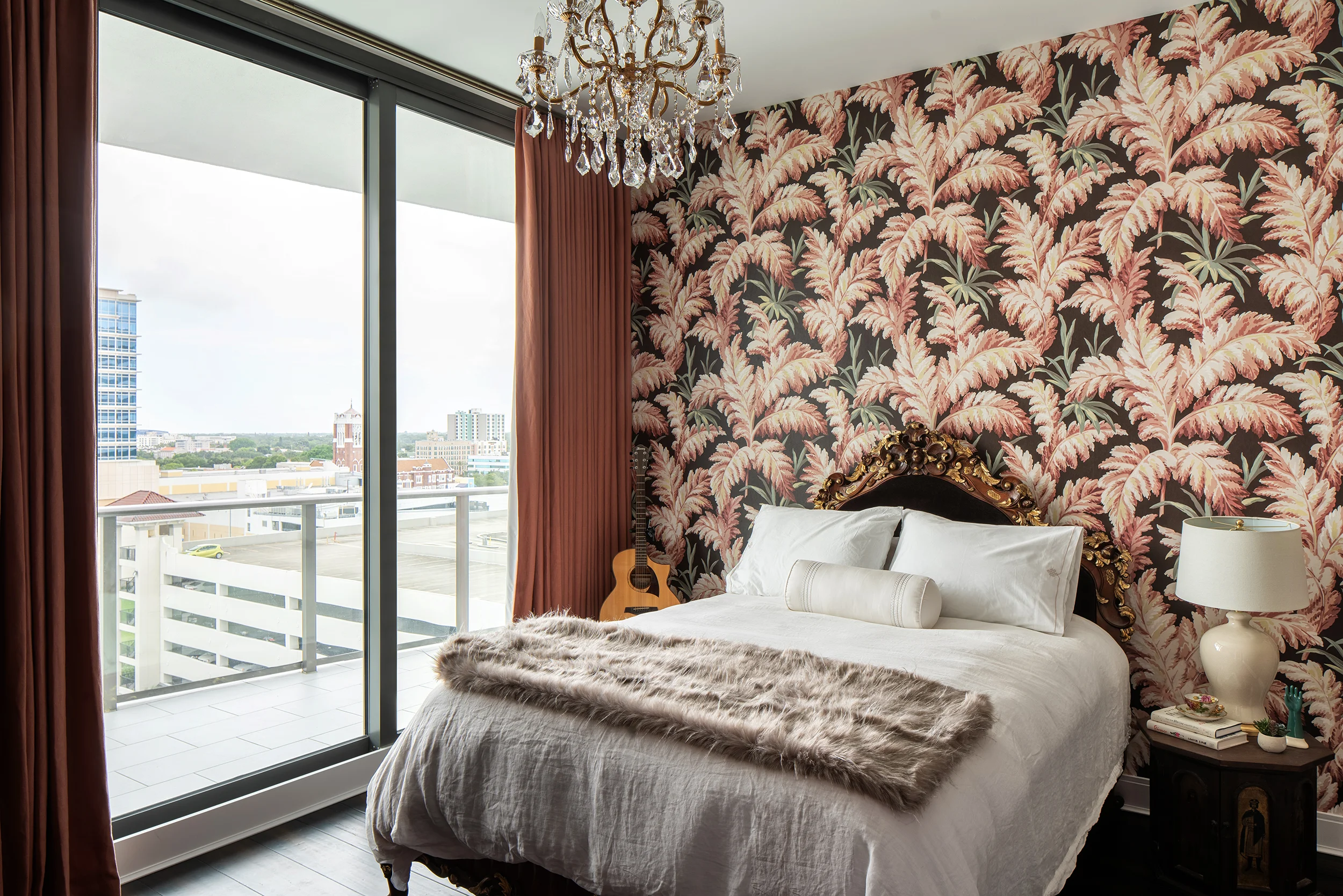 GUILDED BED GUEST ROOM